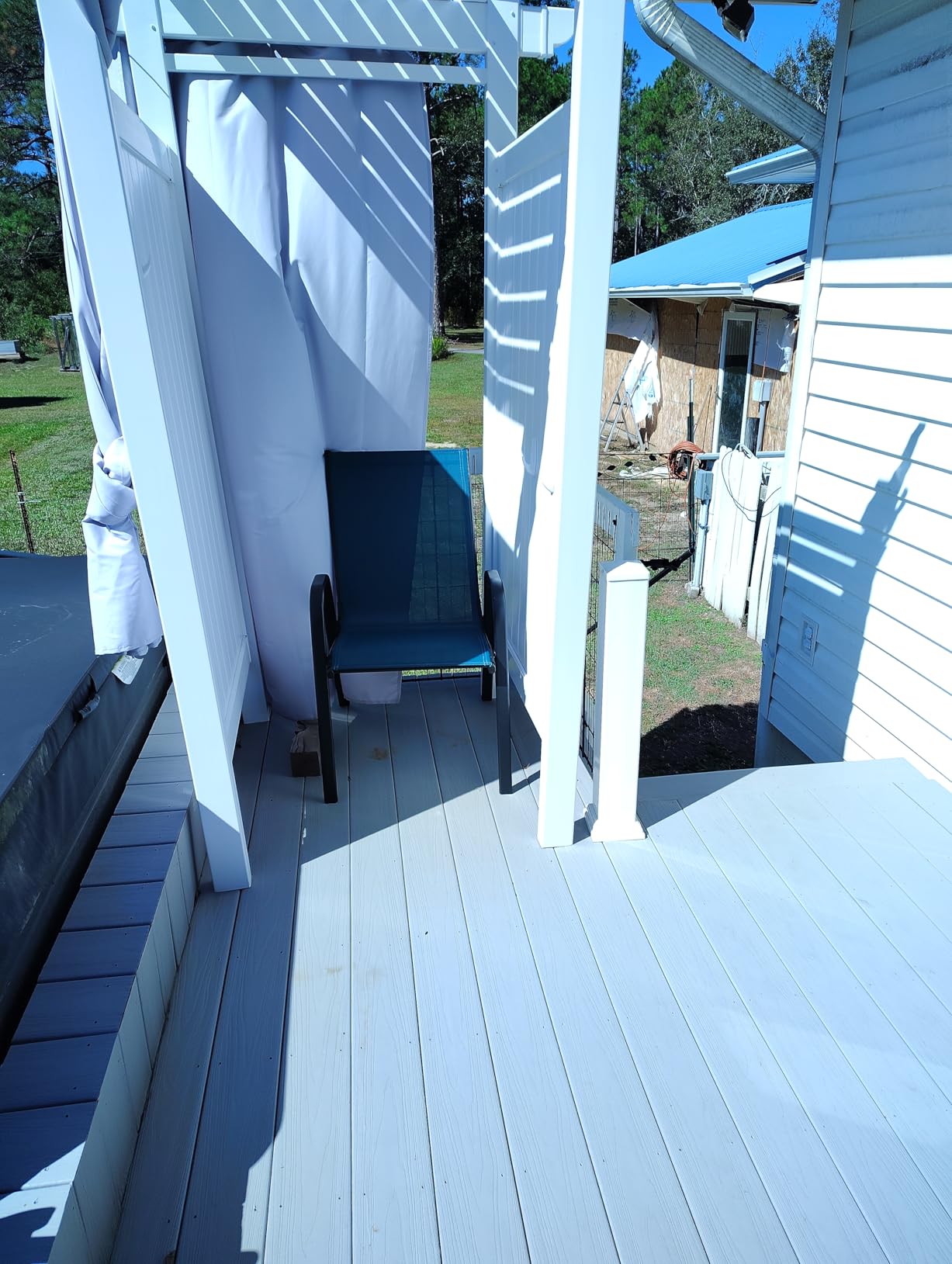 Zippity Outdoor Products Hampton Shower Enclosure - 89