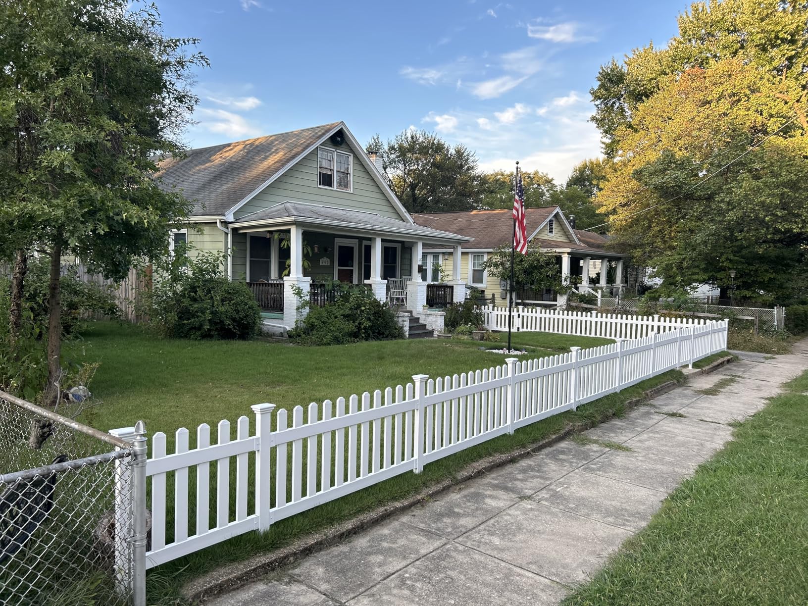 3ft H x 6ft W (1 Panel + 1 Post) No Dig Zippity Newport Fence Kit, White Vinyl Picket Fence, Easy Install Outdoor Fence for Backyard or Patio, DIY Decorative Fencing, ZP19002 - Customer Photo 2