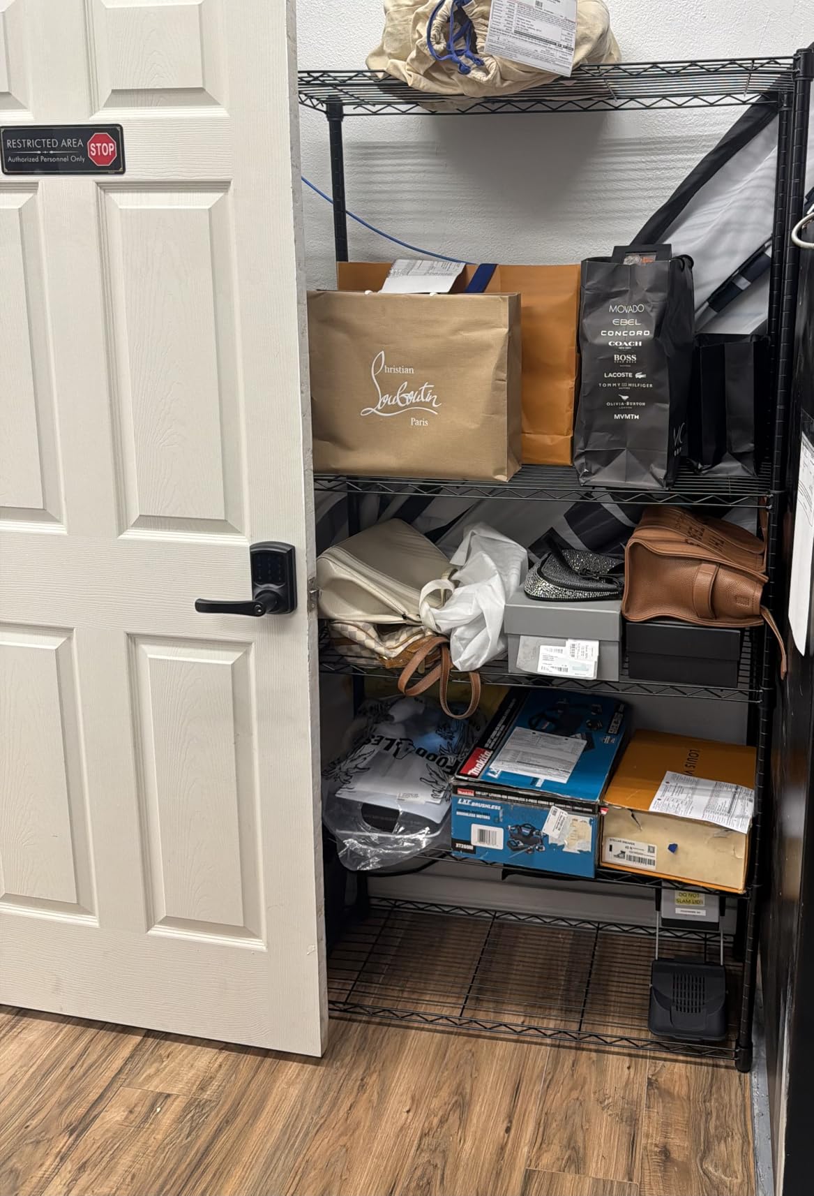 Amazon Basics 5-Shelf Adjustable Heavy Duty Steel Wire Rack Storage Shelving Organizer for Kitchen, Garage Customer Review Amazon Basics 5-Shelf Adjustable Heavy Duty Steel Wire Rack Storage Shelving Organizer for Kitchen, Garage - Customer Photo 1