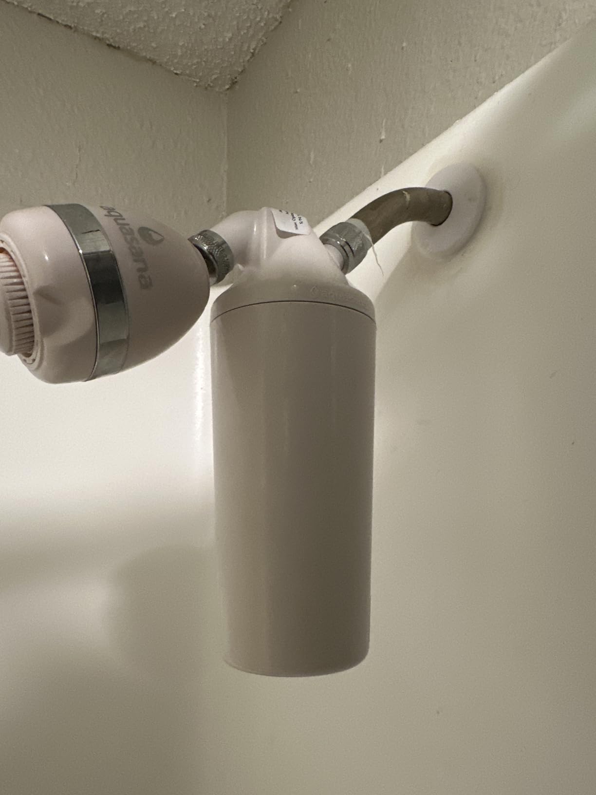 Aquasana Shower Filter | Dermatologist-recommended for softer, healthier skin & hair | Proven to reduce 90% of chlorine for 6 months | High pressure | Chrome wand shower head | AQ-4105CHR - Customer Photo 1