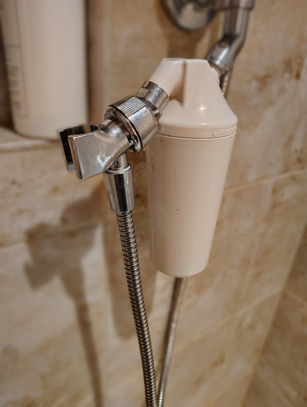 Aquasana Shower Filter | Dermatologist-recommended for softer, healthier skin & hair | Proven to reduce 90% of chlorine for 6 months | High pressure | Chrome wand shower head | AQ-4105CHR - Customer Photo 2