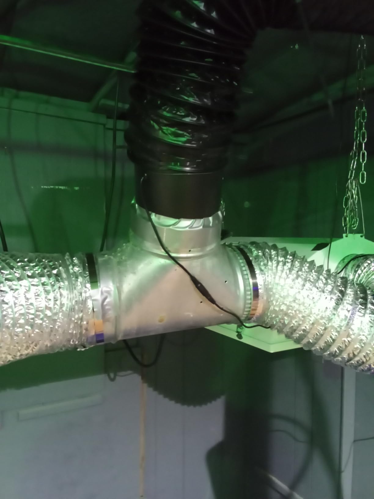 VIVOSUN 8 Inch Inline Duct Fan 420 CFM, HVAC Exhaust Ventilation Fan with Low Noise for Basements, Bathrooms, Kitchens and Attics, Silver Customer Review VIVOSUN 8 Inch Inline Duct Fan 420 CFM, HVAC Exhaust Ventilation Fan with Low Noise for Basements, Bathrooms, Kitchens and Attics, Silver - Customer Photo 2