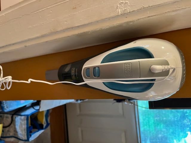 BLACK+DECKER dustbuster Cordless Handheld Vacuum, Portable Vacuum for Car and Home Rechargeable, Powerful Suction, Wide Mouth (HHVI315JO42) - Customer Photo 2