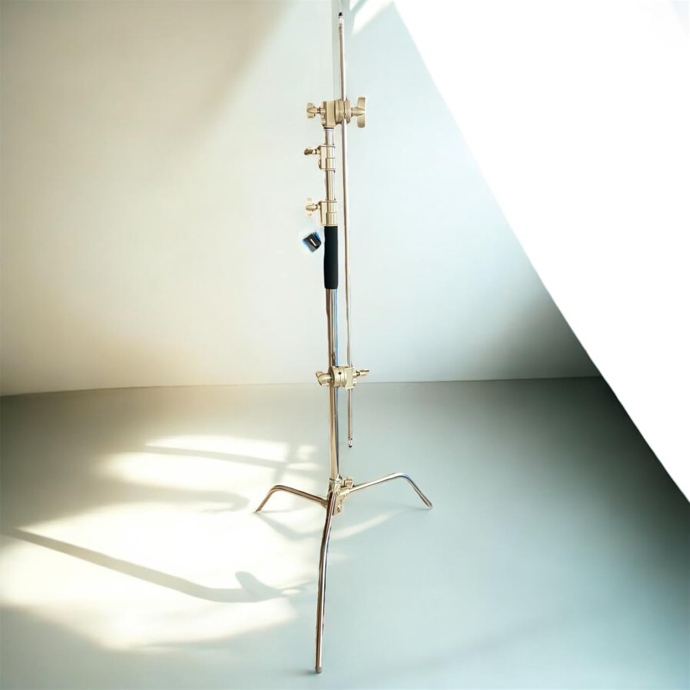 NEEWER Pro 100% Stainless Steel Heavy Duty C Stand with Boom Arm, Max Height 10.5ft/320cm Photography Light Stand with 4.2ft/128cm Holding Arm, 2 Grip Head for Studio Monolight, Softbox, Reflector Customer Review NEEWER Pro 100% Stainless Steel Heavy Duty C Stand with Boom Arm, Max Height 10.5ft/320cm Photography Light Stand with 4.2ft/128cm Holding Arm, 2 Grip Head for Studio Monolight, Softbox, Reflector - Customer Photo 1