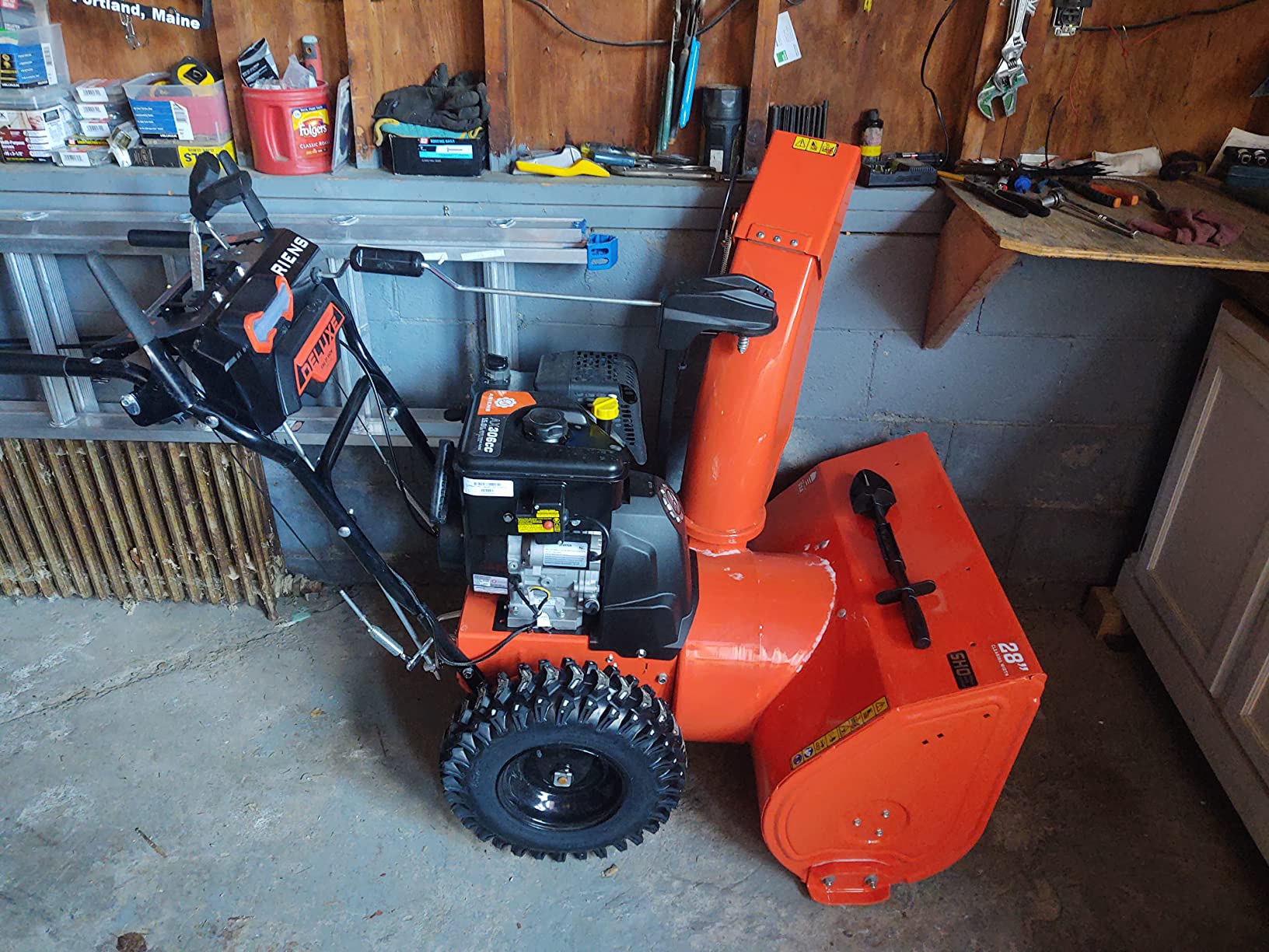 Ariens ST28DLE Deluxe SHO 28 in. Two-Stage Electric Start Gas Snow Blower - Customer Photo 1