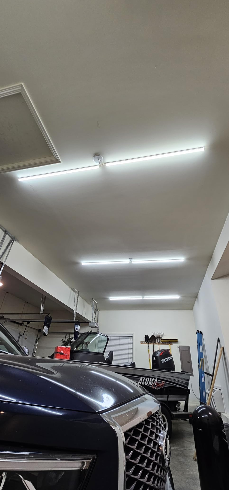 Barrina (6 Pack LED T5 Integrated Single Fixture, 4FT, 2200lm, 6500K Super Bright White, 20W Utility LED Shop Light, Ceiling and Under Cabinet Light, Corded Electric with ON/Off Switch, ETL Listed Customer Review Barrina (6 Pack LED T5 Integrated Single Fixture, 4FT, 2200lm, 6500K Super Bright White, 20W Utility LED Shop Light, Ceiling and Under Cabinet Light, Corded Electric with ON/Off Switch, ETL Listed - Customer Photo 1