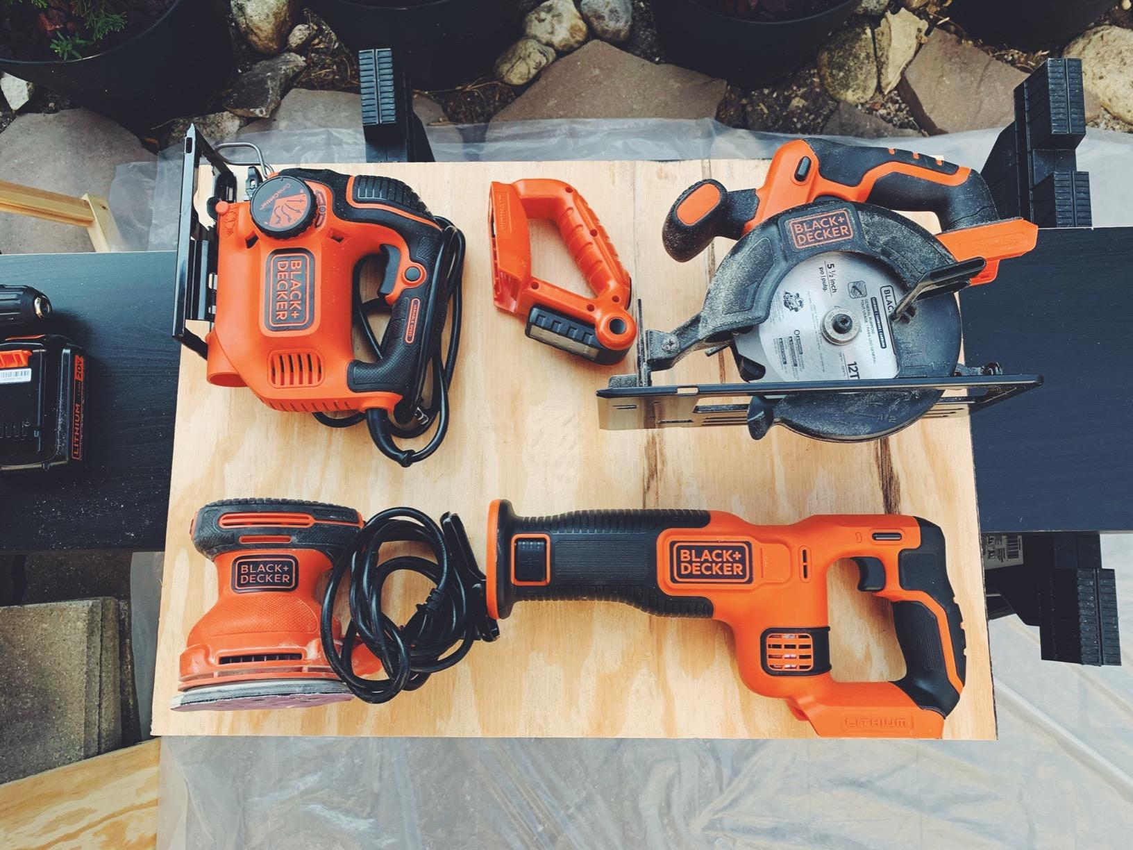 BLACK+DECKER 20V MAX Power Tool Combo Kit, 4-Tool Cordless Power Tool Set with 2 Batteries and Charger (BD4KITCDCRL) - Customer Photo 3