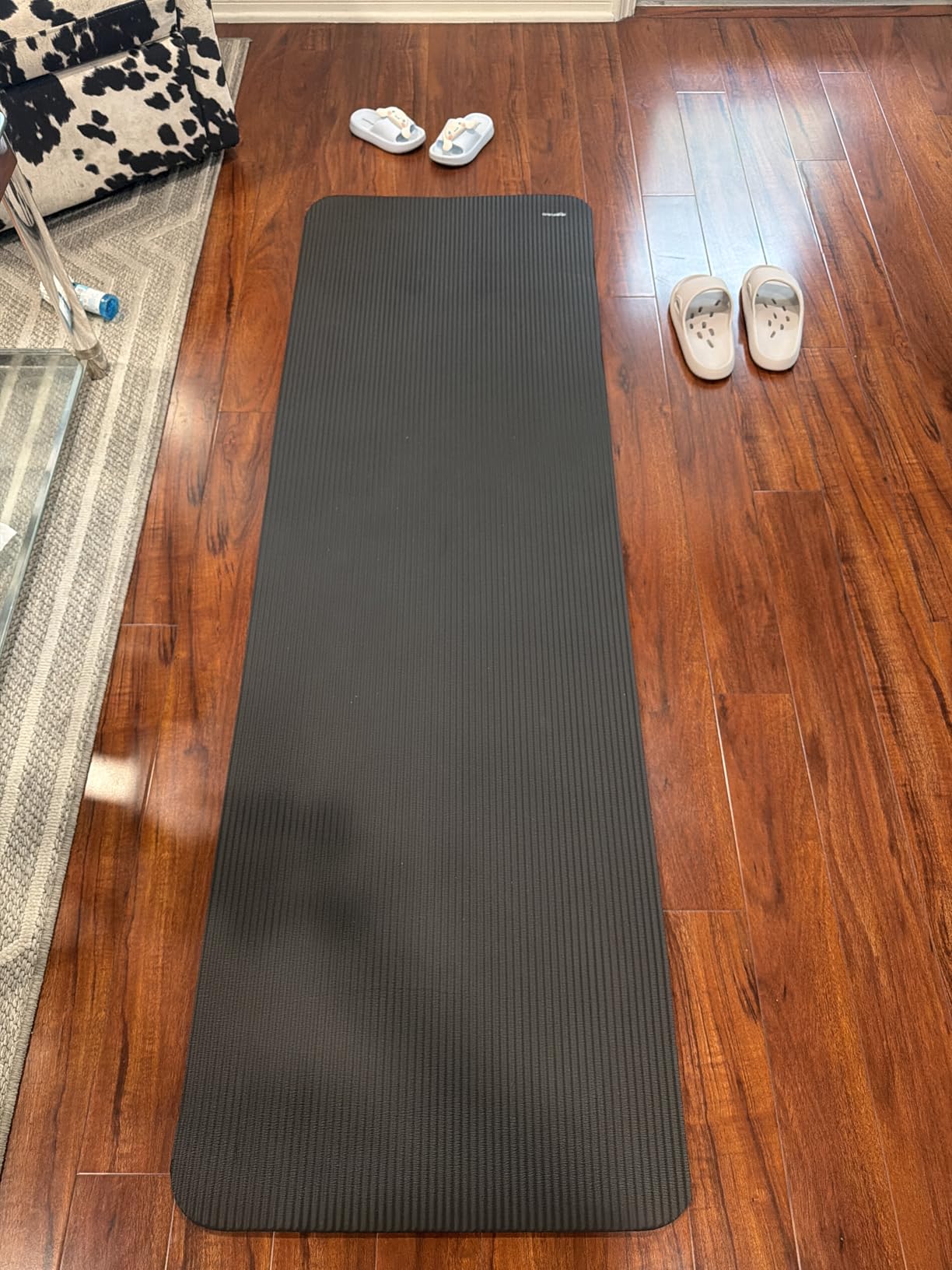 Amazon Basics Extra Thick Exercise Yoga Mat with Carrying Strap - Customer Photo 1