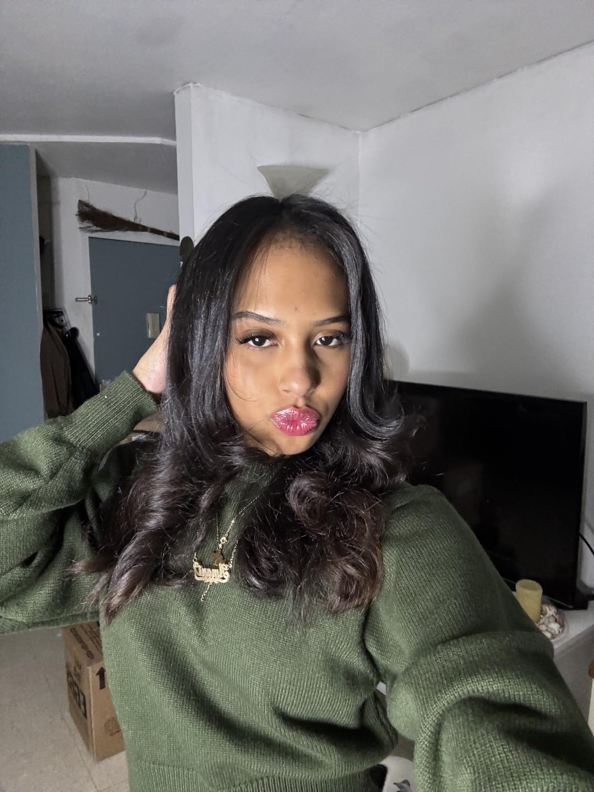 NEEWER Ring Light 18inch Kit: 55W 5600K Professional LED with Stand and Phone Holder, Soft Tube & Bag for Tattoo Lash Extension Barber Makeup Artist Studio Video Photography Lighting, RL-18 - Customer Photo 2