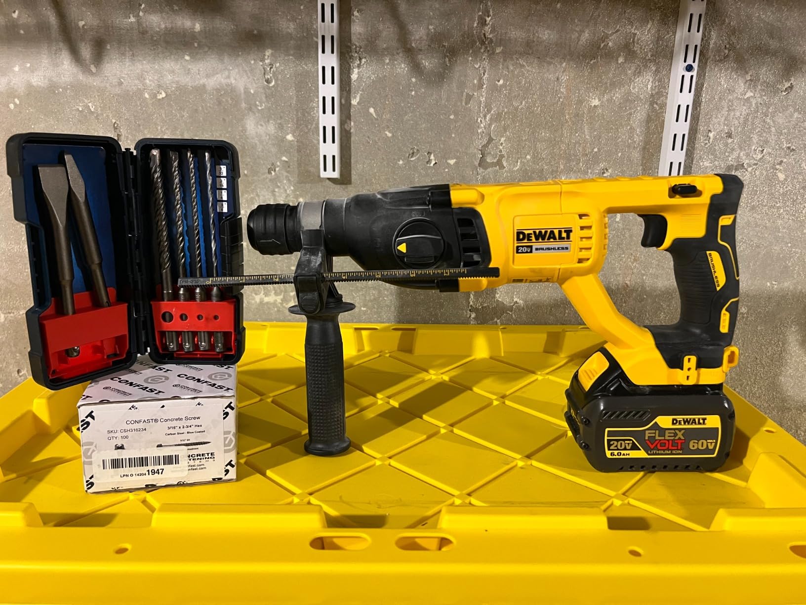 DEWALT 20V MAX SDS Plus 1 Inch Cordless Rotary Hammer with D-Handle, Bare Tool Only (DCH133B) - Customer Photo 2
