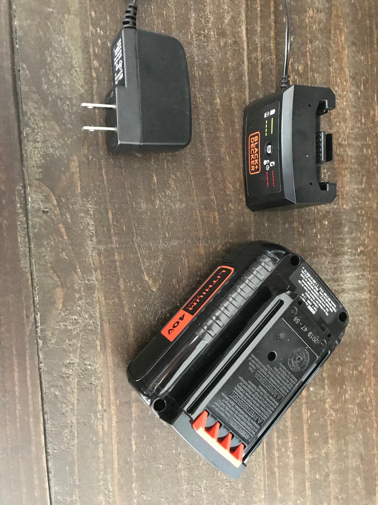 Black+Decker 40V MAX String Trimmer and Edger Kit, Cordless, 13 inch, 2-in-1, Battery and Charger Included (LST140C) - Customer Photo 2