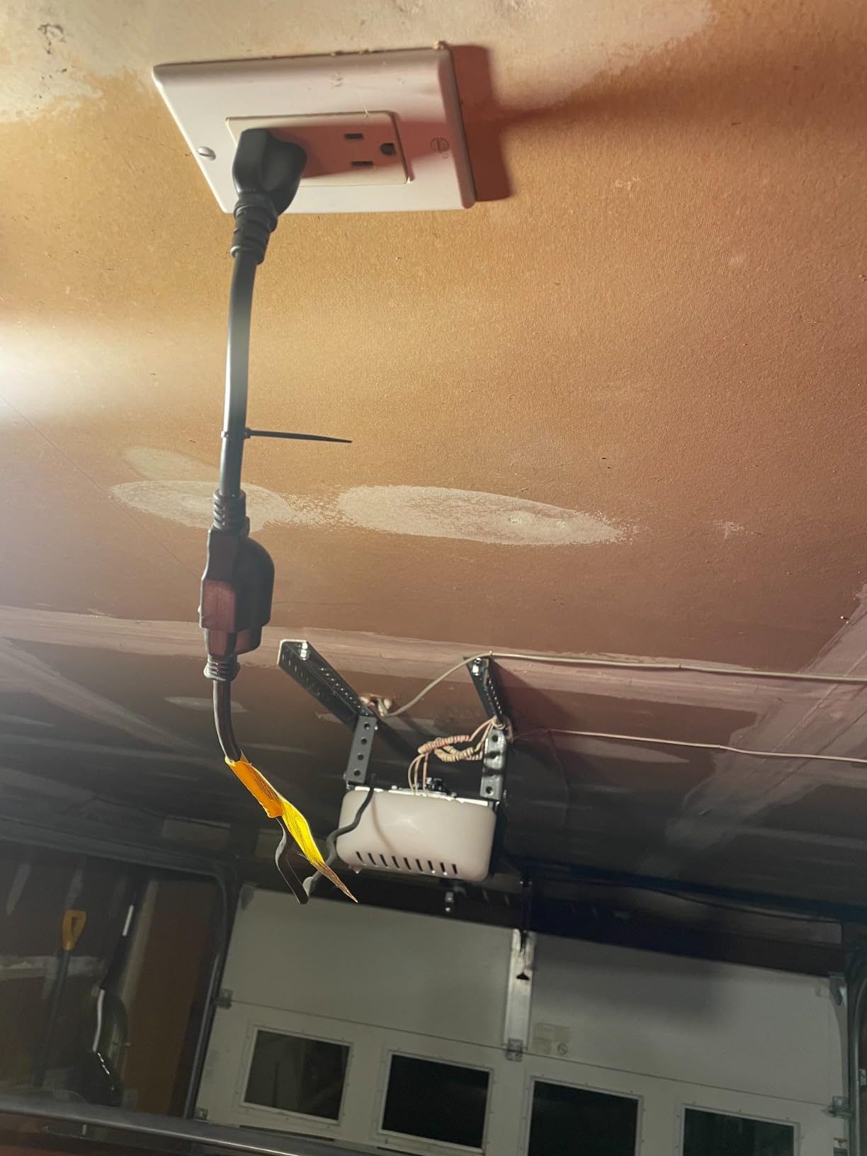 Genie Chain Drive 500 Garage Door Opener - Model 1035 - Reliable Chain Drive Garage Opener, Black - Customer Photo 2