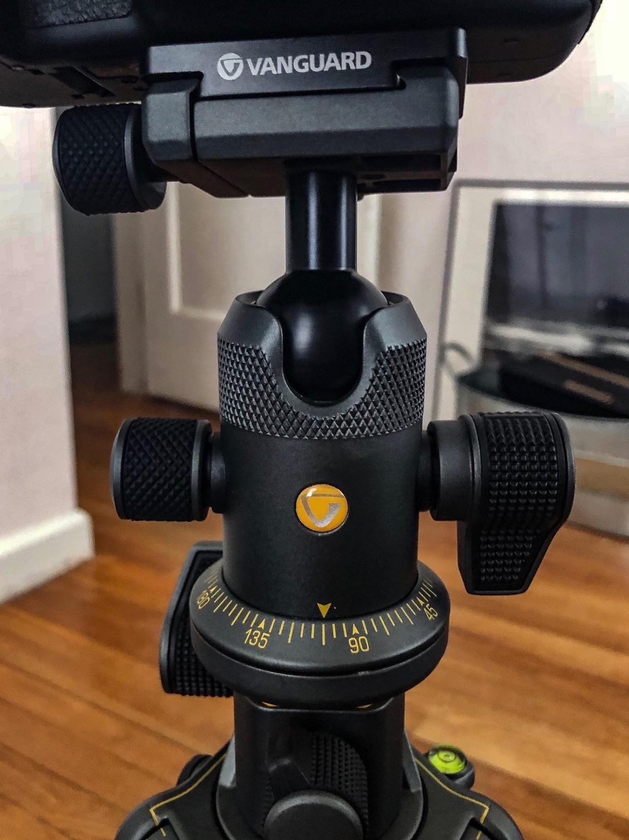 Vanguard Alta Pro 2+ 263AB 100 Aluminum Tripod with Alta BH-100 Ball Head and Multi-Angle Center Column - Customer Photo 2