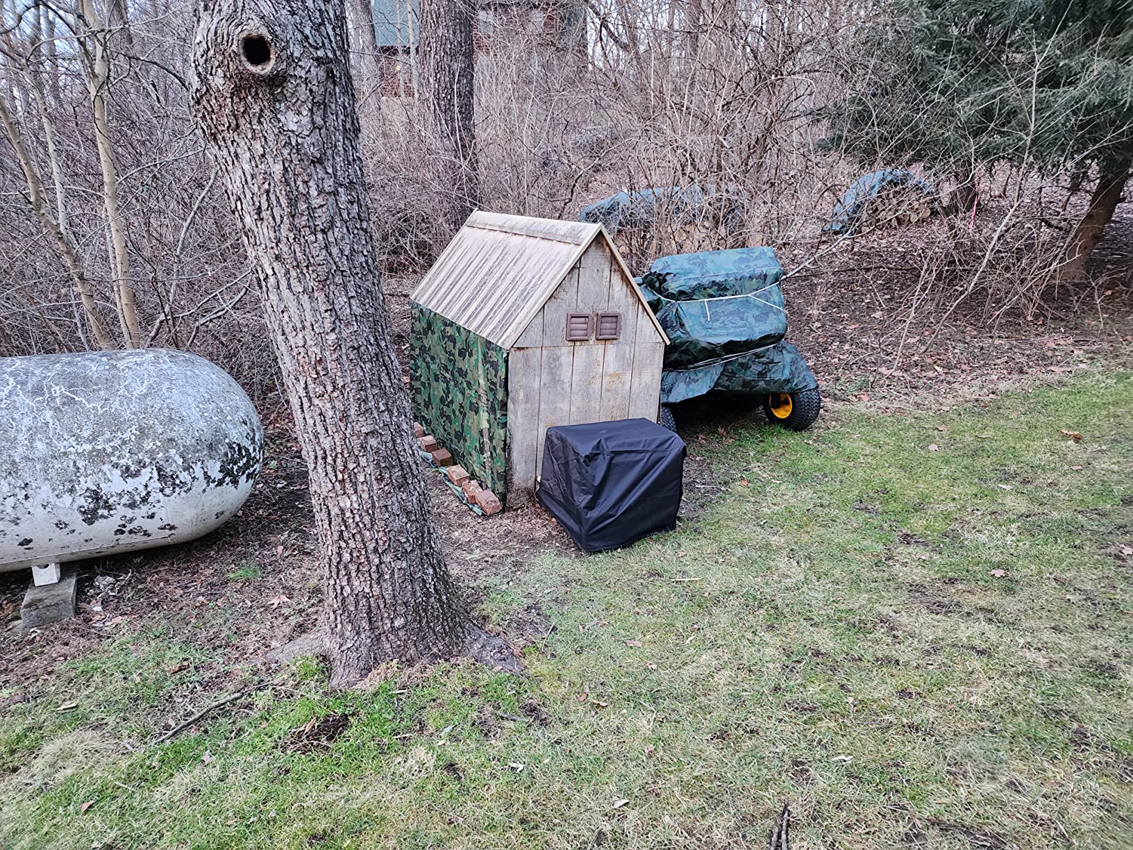 Porch Shield Waterproof Universal Generator Cover 38 x 28 x 30 inch - for Most Generators 5500-15000 Watt, Black Customer Review Porch Shield Waterproof Universal Generator Cover 38 x 28 x 30 inch - for Most Generators 5500-15000 Watt, Black - Customer Photo 2