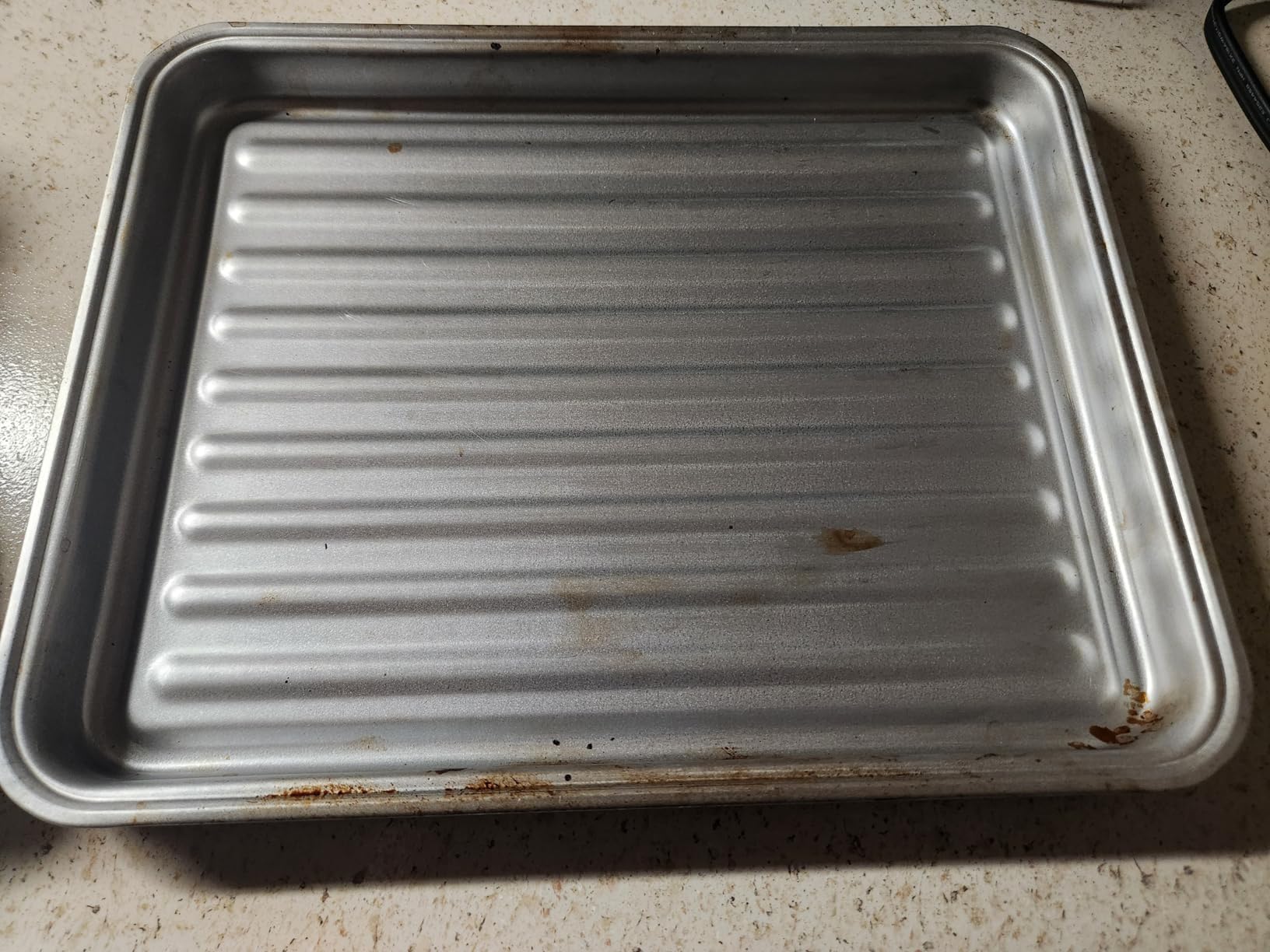 TOSHIBA AC25CEW-BS Large 6-Slice Convection Toaster Oven Countertop, 10-In-One with Toast, Pizza and Rotisserie, 1500W, Black Stainless Steel, Includes 6 Accessories - Customer Photo 2