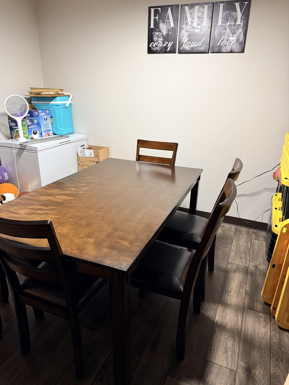 Signature Design by Ashley Bennox Dining Room Table and Chairs with Bench (Set of 6), Brown Customer Review Signature Design by Ashley Bennox Dining Room Table and Chairs with Bench (Set of 6), Brown - Customer Photo 2