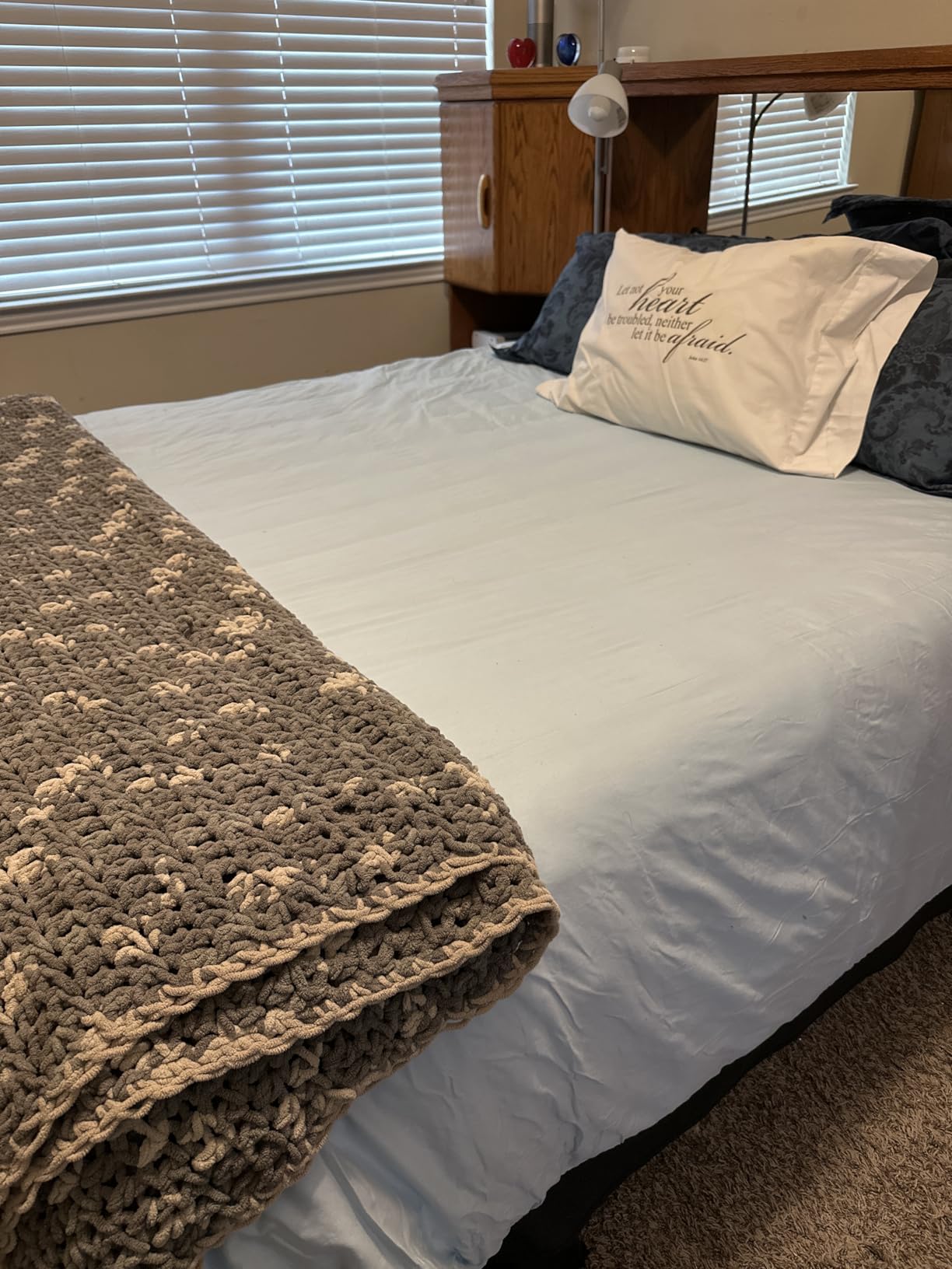 YnM 15lbs Weighted Blanket for Adults, Heavy Bed Throw Blanket with Cooling Glass Beads for All Season Use, Ideal for ~90lbs (48x72 Inches, Twin/Full, Dark Grey) - Customer Photo 1