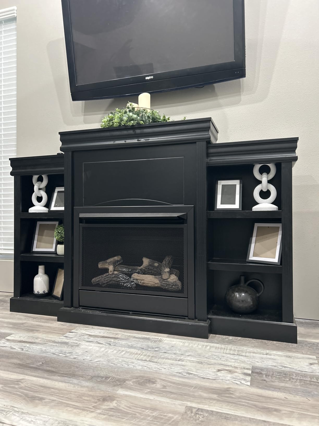 Duluth Forge Dual Fuel Ventless Gas Fireplace Insert, Thermostat Control, 5 Fire Logs, Use with Natural Gas or Liquid Propane, 26000 BTU, Heats up to 1350 Sq. Ft., Black - Customer Photo 1