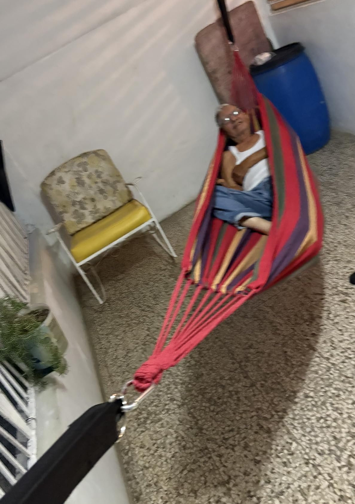 ANYOO Cotton Hammock Portable Camping Hammocks for Hanging Sturdy Garden Comfortable Fabric Hammock with Tree Straps Up to 660lbs with Travel Bag for Camping Outdoor/Indoor Patio Backyard Customer Review ANYOO Cotton Hammock Portable Camping Hammocks for Hanging Sturdy Garden Comfortable Fabric Hammock with Tree Straps Up to 660lbs with Travel Bag for Camping Outdoor/Indoor Patio Backyard - Customer Photo 2