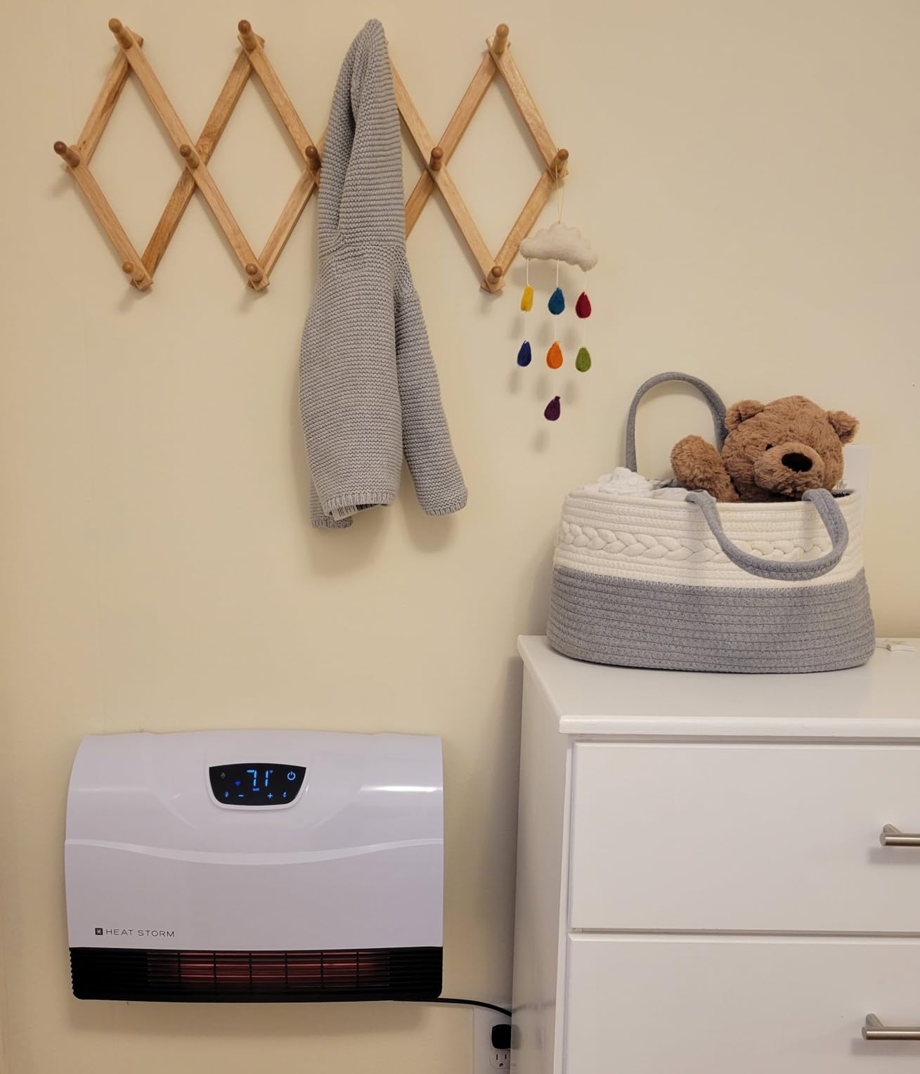 Heat Storm Phoenix Infrared Space Heater with Attachable Feet, Remote Control, Energy Efficient-750-1500 Watts, White Floor or Wall - HS-1500-PHX customer photo 1