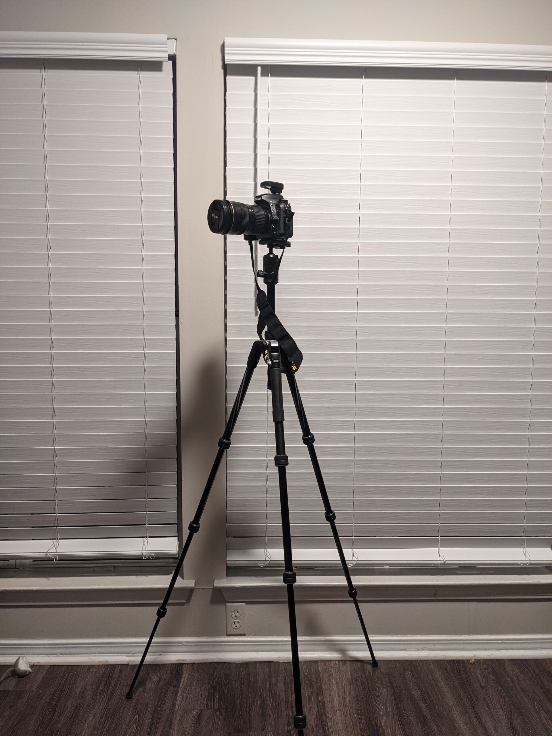 Manfrotto Befree Advanced Camera Tripod with Lever Closure, Portable and Compact Travel Tripod Kit with Ball Head, Aluminum Tripod for DSLR Reflex and Mirrorless Cameras, Camera Accessories - Customer Photo 3