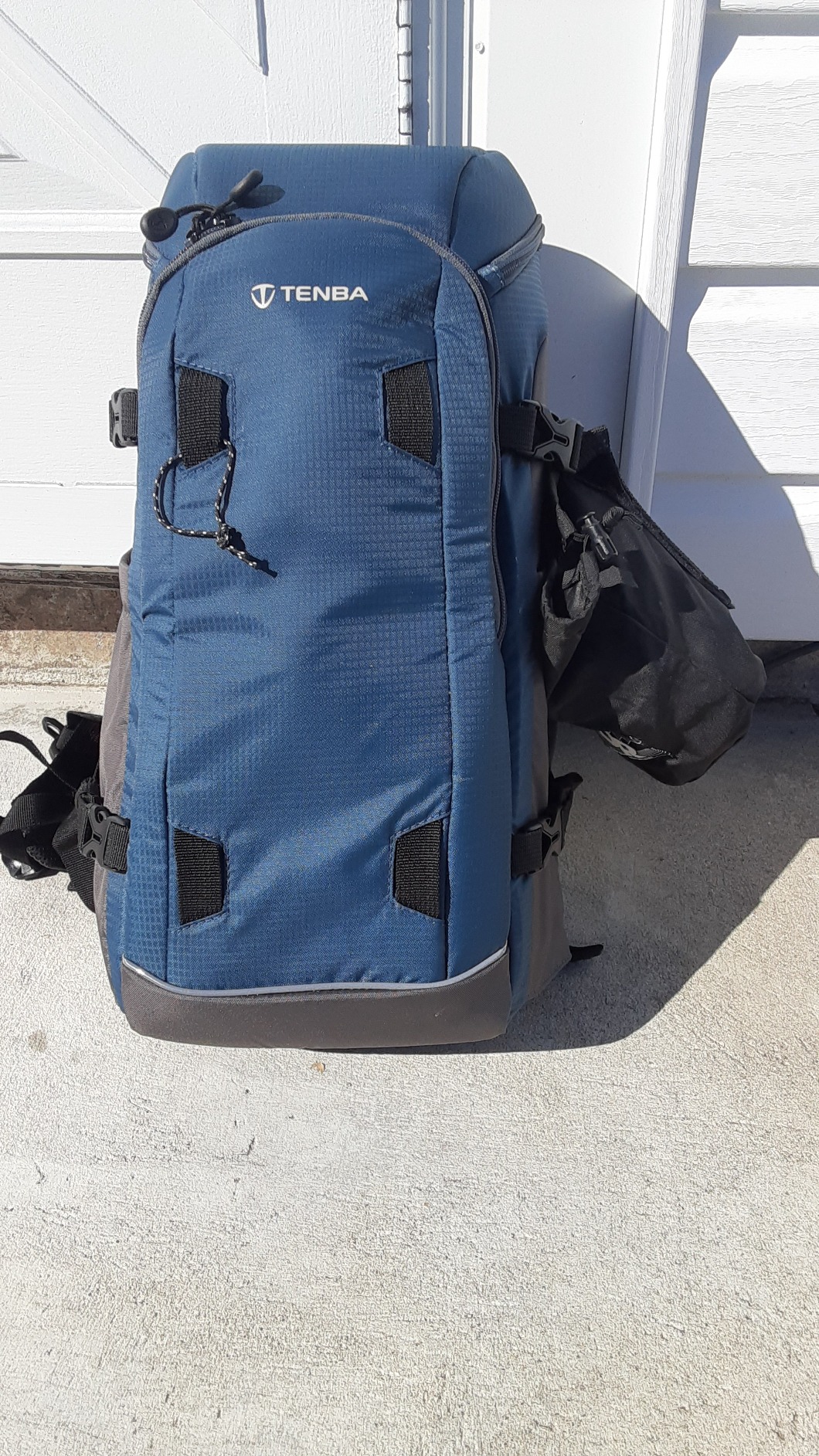 Solstice 24L Backpack, Black (636-415) Customer Review Solstice 24L Backpack, Black (636-415) - Customer Photo 2