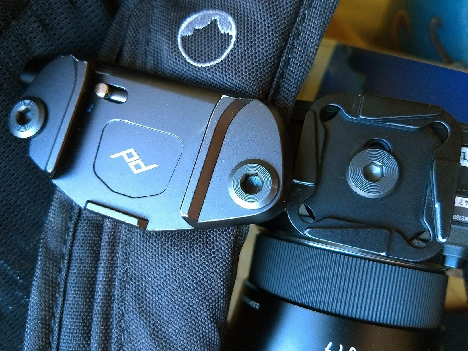 Peak Design Capture Camera Clip V3, Black with Plate, Holds DSLR, Compact and Point and Shoot Bodies, Secure, Stable and Accessible, Attaches to Straps and Belts, Quick Release, 200 lb Capacity Customer Review Peak Design Capture Camera Clip V3, Black with Plate, Holds DSLR, Compact and Point and Shoot Bodies, Secure, Stable and Accessible, Attaches to Straps and Belts, Quick Release, 200 lb Capacity - Customer Photo 2