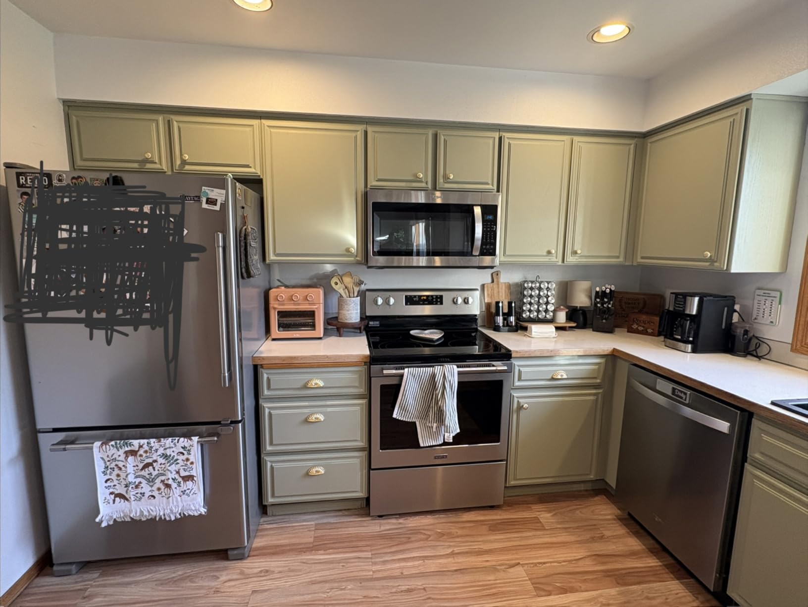 Heirloom Traditions ALL-IN-ONE Paint, Irish Garden (blue green), Quart - Durable cabinet and furniture paint with built-in primer and top coat - Customer Photo 1