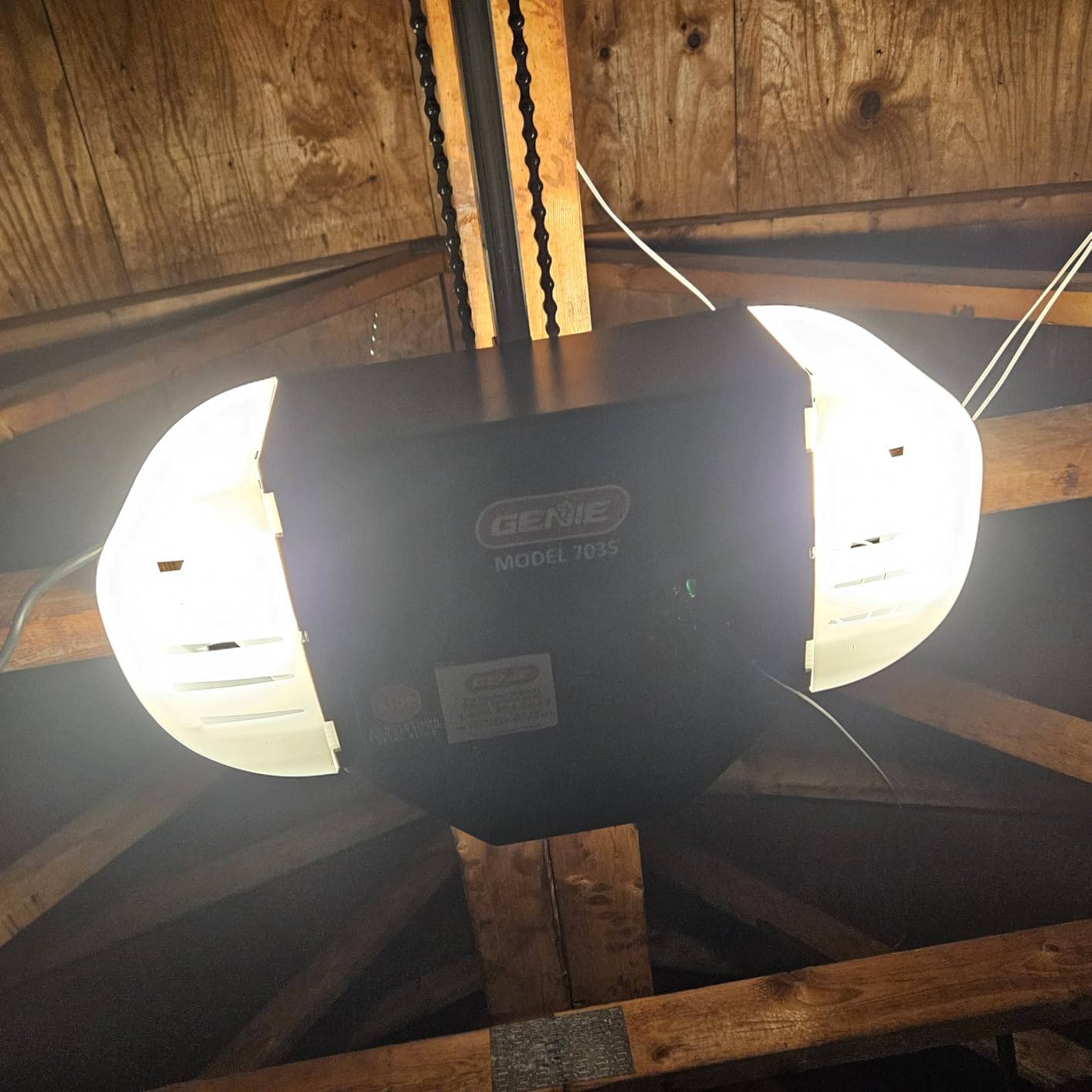 Genie Chain Drive 750 3/4 HPc Garage Door Opener w/Battery Backup - Heavy Duty - Customer Photo 3