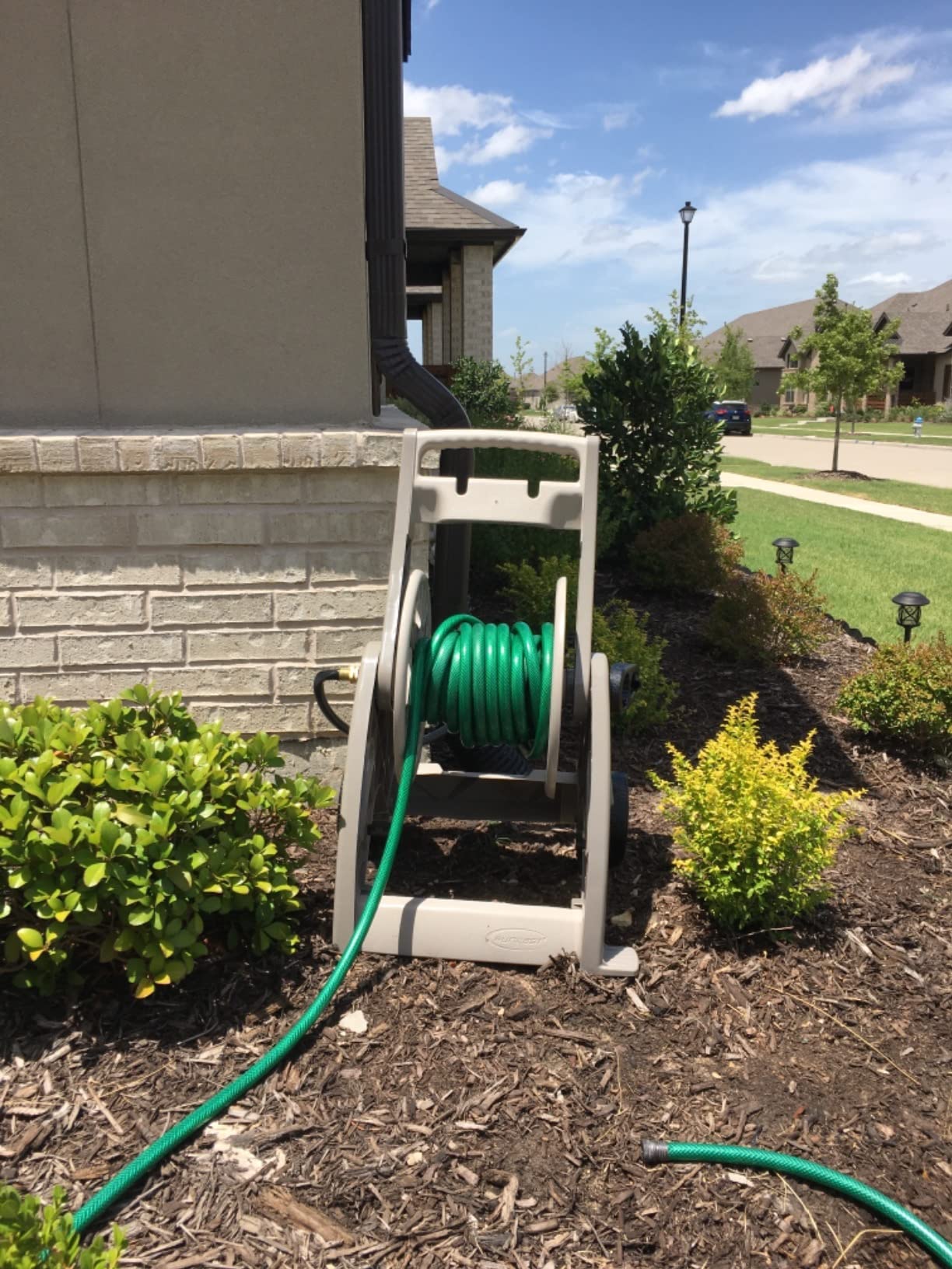 Suncast 175 ft. Hosemobile Garden Hose Reel Cart with Fold-Down Handle, Built-in Hose Hooks, Weather-Resistant Resin Construction, Taupe - Customer Photo 1