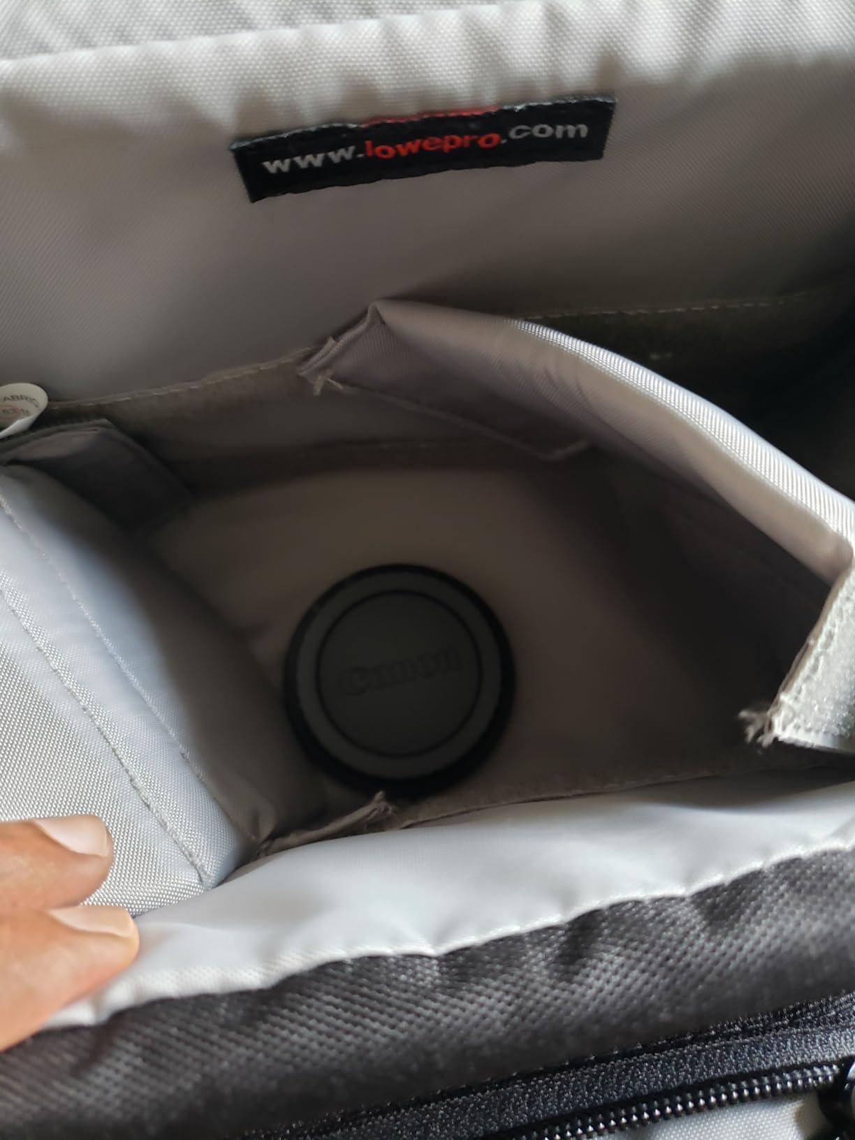 Lowepro Nova 200 AW II Messenger Case, Camera Bag, Customizable, Portable, Fits 1-2 Pro DSLR with attached 24-105mm, Compact Drone, 3-5 Additional Lenses, Flash, Black - Customer Photo 4