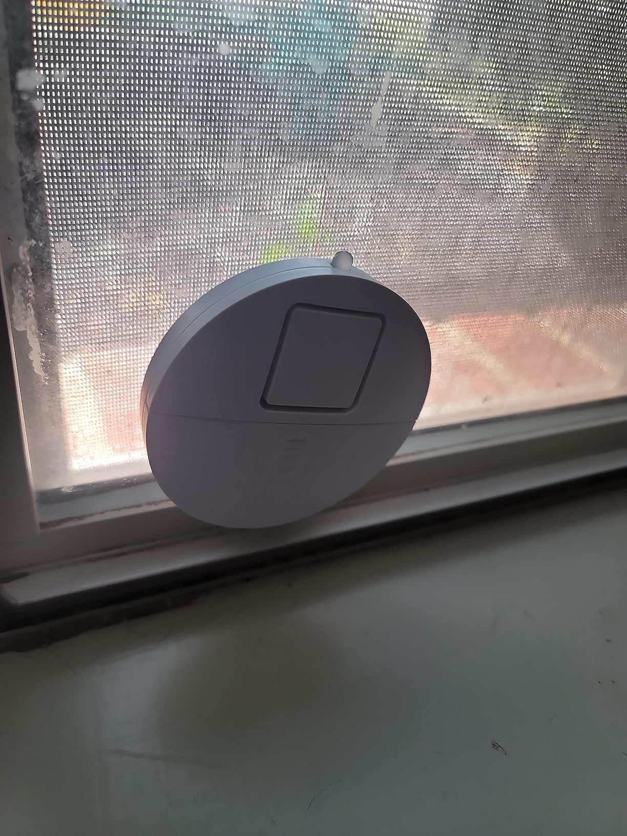 EVA LOGIK Modern Ultra-Thin Window Alarm with Loud 120dB Sound and Vibration Sensors Compatible with Virtually Any Window, Glass Break Alarm Perfect for Home, Office, Dorm Room- 4 Pack Customer Review EVA LOGIK Modern Ultra-Thin Window Alarm with Loud 120dB Sound and Vibration Sensors Compatible with Virtually Any Window, Glass Break Alarm Perfect for Home, Office, Dorm Room- 4 Pack - Customer Photo 1