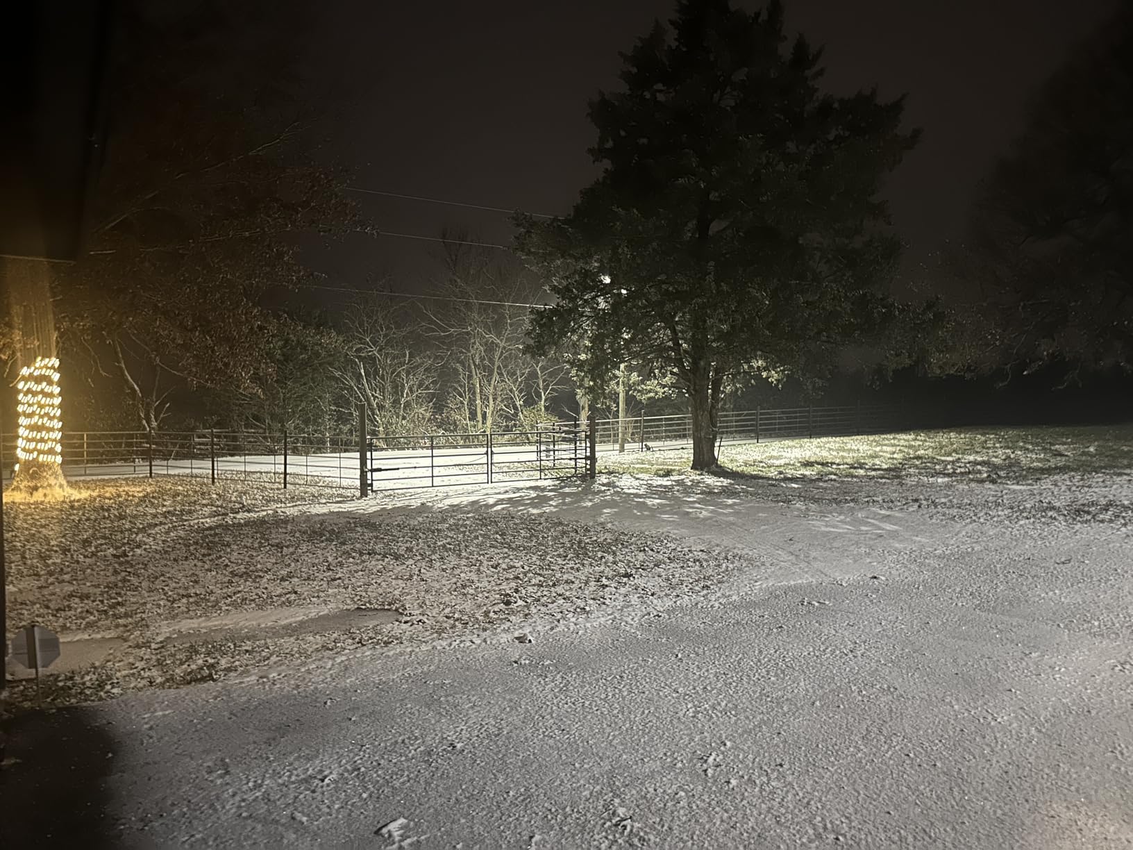 TOPENS PW802 Automatic Gate Opener for Heavy Duty Dual Swing Gates Up to 18ft per Arm, Dual Swing Gate Operator AC Powered with Remote Control Kit Gate Motor Solar Compatible - Customer Photo 1