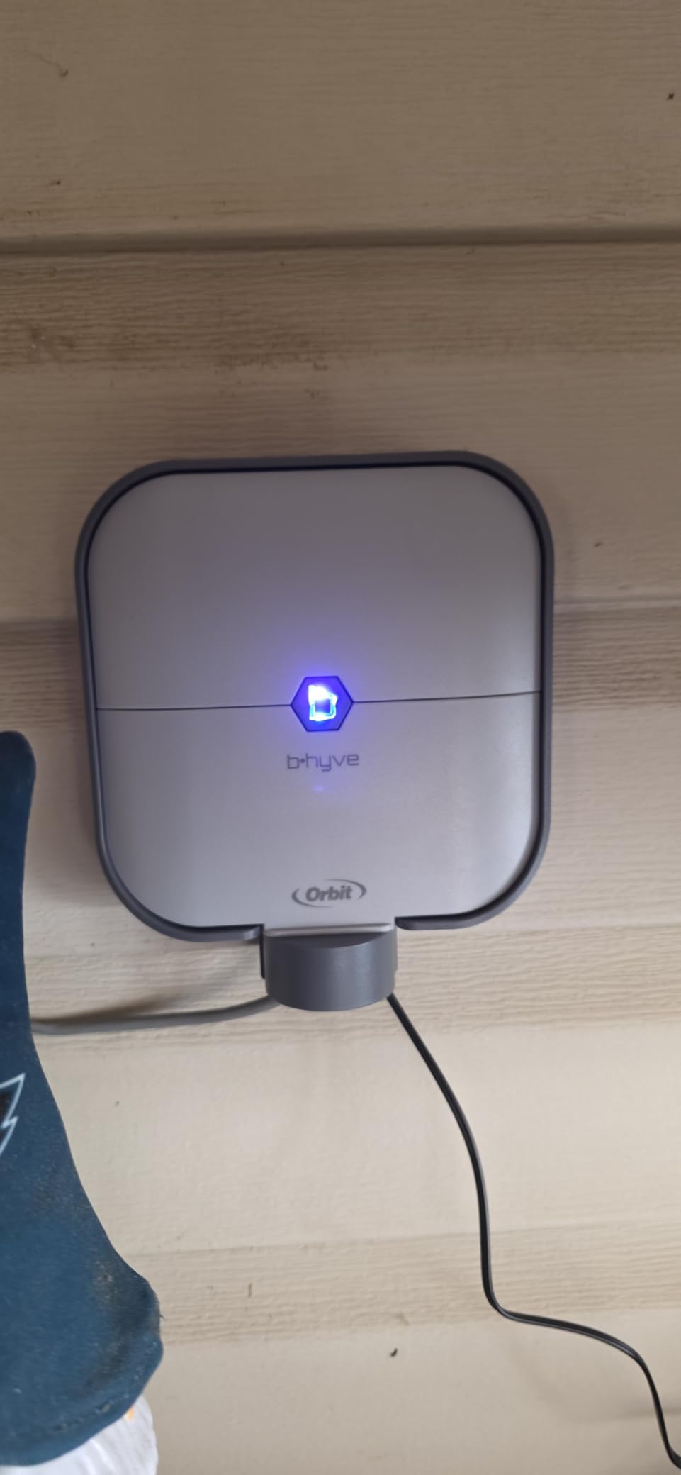 Orbit 57915 B-hyve 4-Zone Indoor Smart Sprinkler Controller - Customer Photo 1