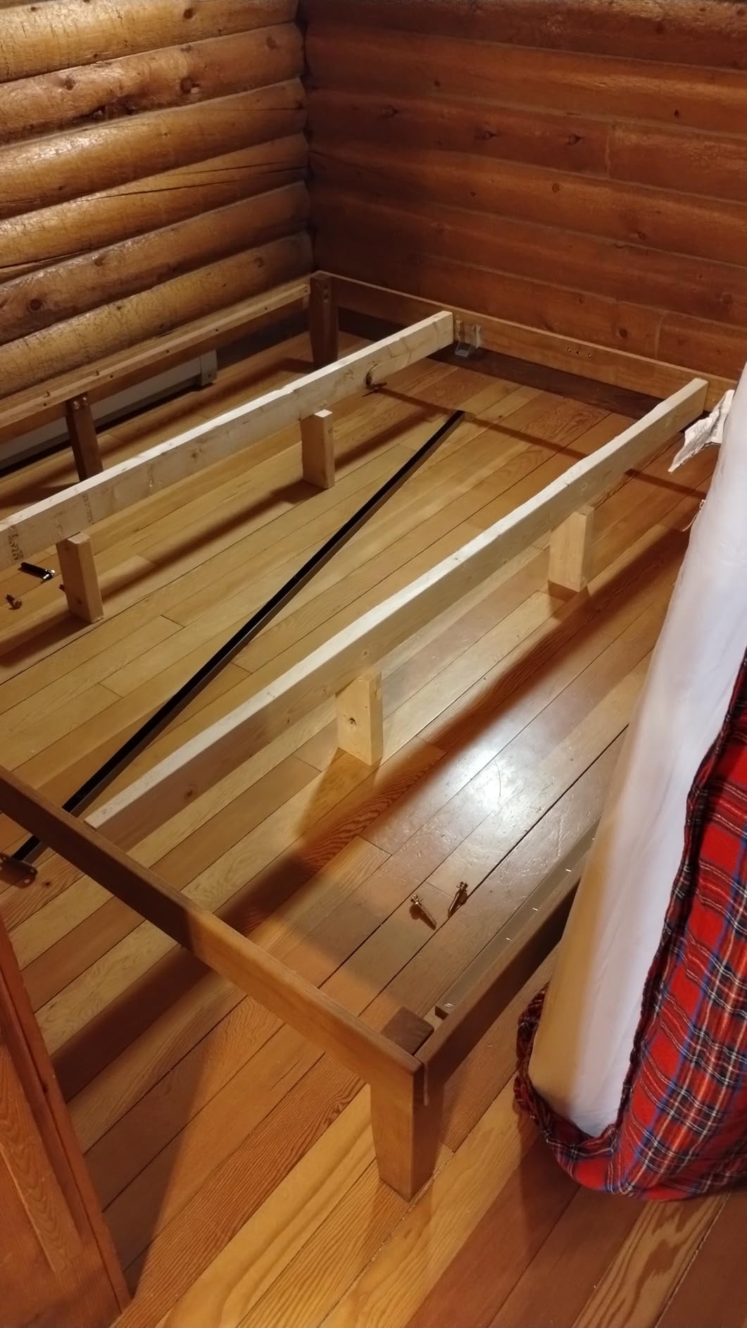 Mellow Naturalista Classic - 12 Inch Solid Wood Platform Bed with Wooden Slats, No Box Spring Needed, Easy Assembly, Queen, Pine - Customer Photo 2