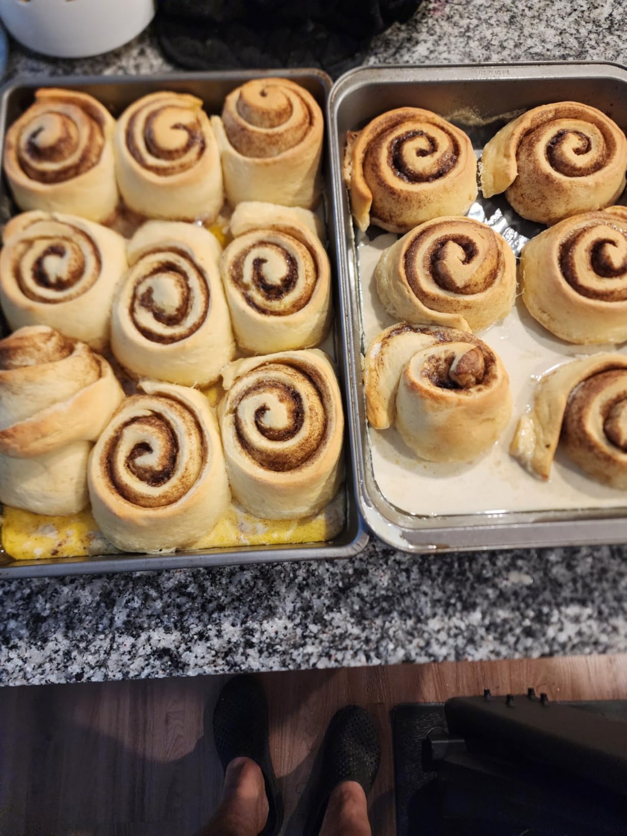 Hamilton Beach Electric Stand Mixer, 4 Quarts, Dough Hook, Flat Beater Attachments, Splash Guard, 7 Speeds with Whisk, Easy-Carry Top Handle, Blue - Customer Photo 3