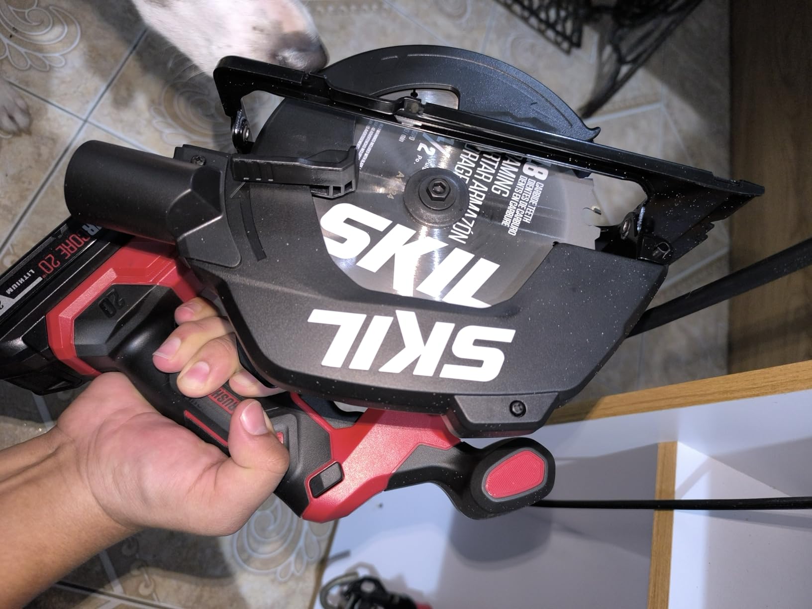 SKIL 20V 6-1/2 Inch Cordless Circular Saw Includes 2.0Ah PWR CORE 20 Lithium Battery and Charger - CR540602 - Customer Photo 5