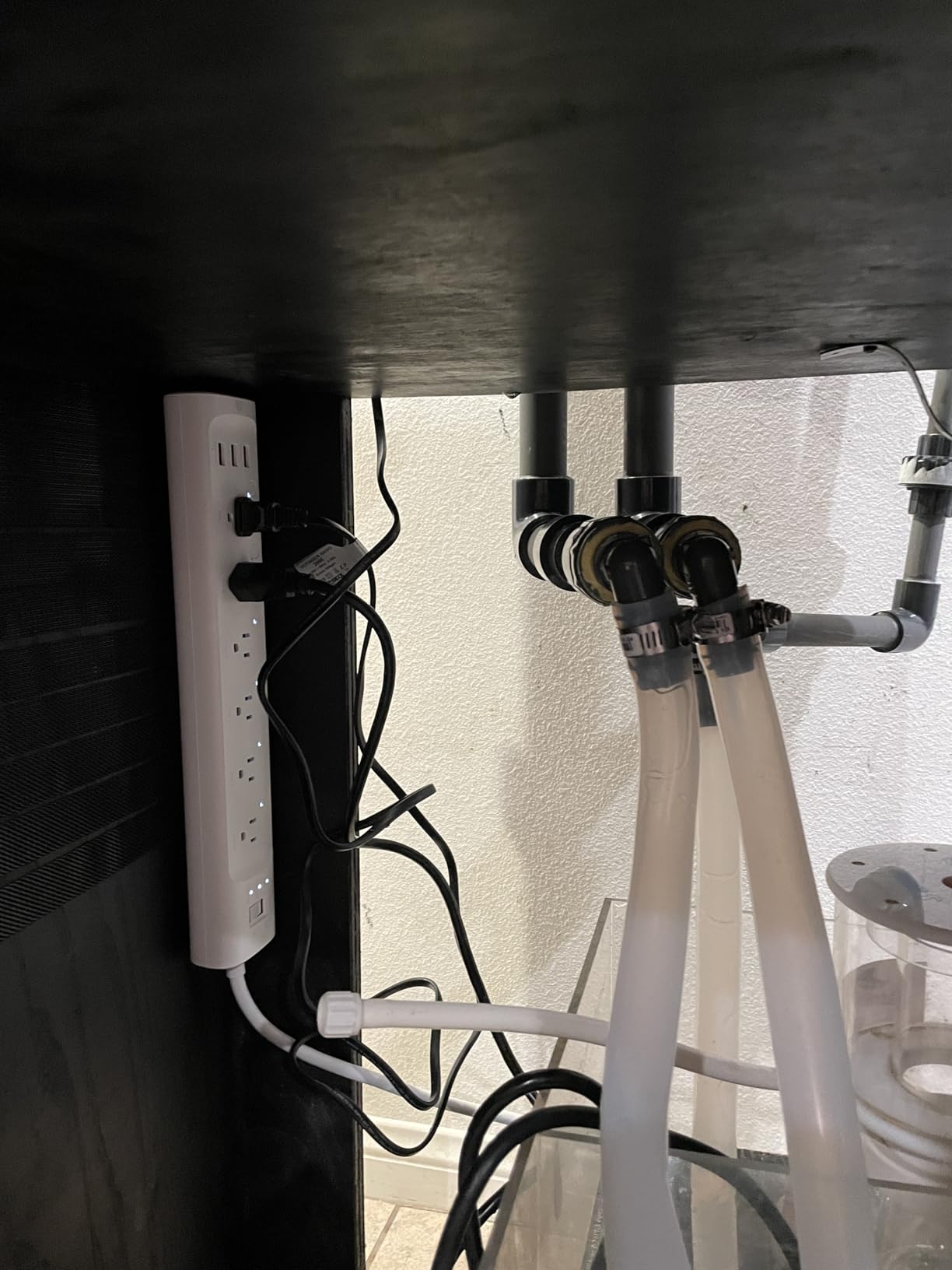 Kasa Smart Plug Power Strip HS300, Surge Protector with 6 Individually Controlled Smart Outlets and 3 USB Ports, Works with Alexa & Google Home, No Hub Required, White - Customer Photo 2