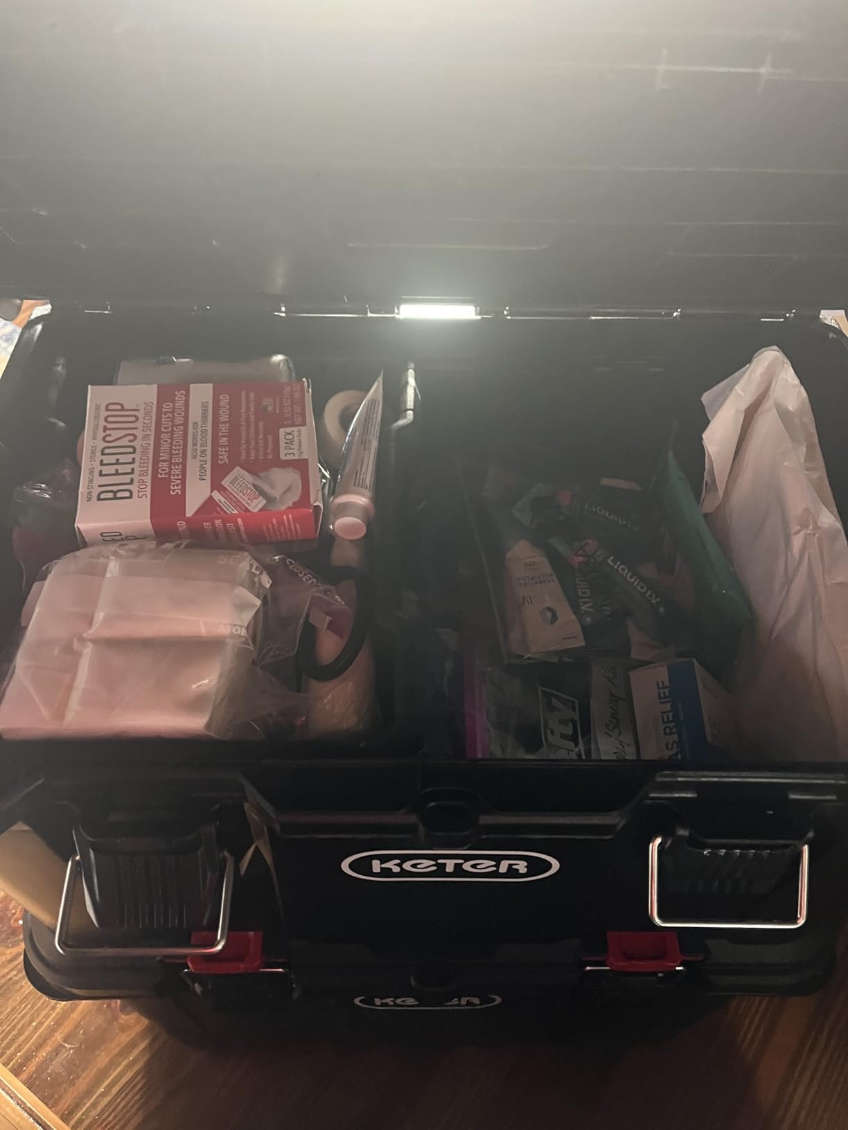 Keter Masterloader Resin Rolling Tool Box with Locking System and Removable Bins – Perfect Organization and Storage Chest for Power Drill, Tape Measure, and Screwdriver Set, Black Customer Review Keter Masterloader Resin Rolling Tool Box with Locking System and Removable Bins – Perfect Organization and Storage Chest for Power Drill, Tape Measure, and Screwdriver Set, Black - Customer Photo 2