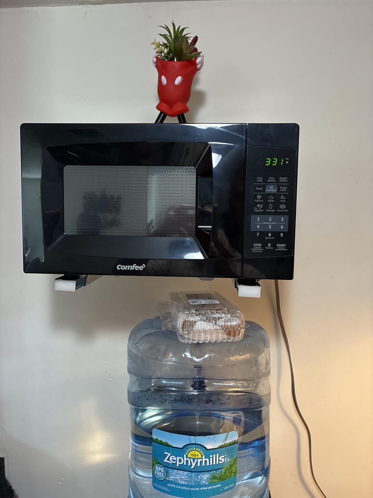 COMFEE' EM720CPL-PMB Countertop Microwave Oven with Sound On/Off, ECO Mode and Easy One-Touch Buttons, 0.7cu.ft, 700W, Black customer photo 1