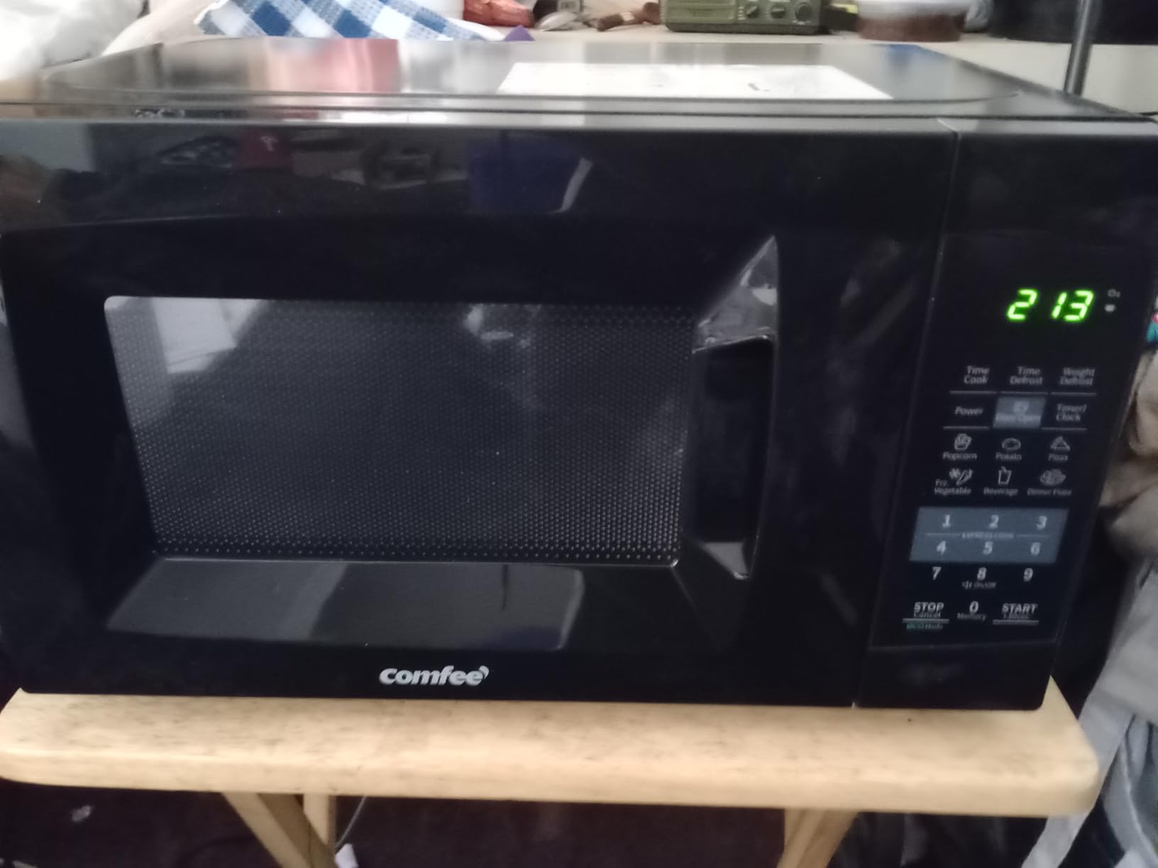 COMFEE' EM720CPL-PMB Countertop Microwave Oven with Sound On/Off, ECO Mode and Easy One-Touch Buttons, 0.7cu.ft, 700W, Black customer photo 2