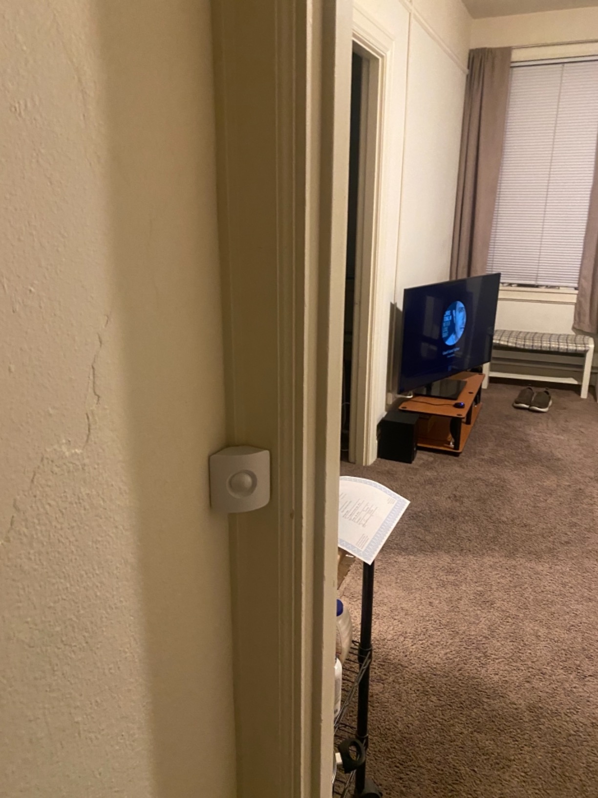 SimpliSafe 5 Piece Wireless Home Security System - Optional 24/7 Professional Monitoring - No Contract - Compatible with Alexa and Google Assistant - Customer Photo 2