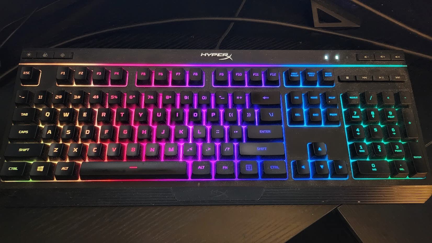 HyperX Alloy Core RGB – Membrane Gaming Keyboard, Comfortable Quiet Silent Keys with RGB LED Lighting Effects, Spill Resistant, Dedicated Media Keys, Compatible with Windows 10/8.1/8/7 – Black - Customer Photo 2
