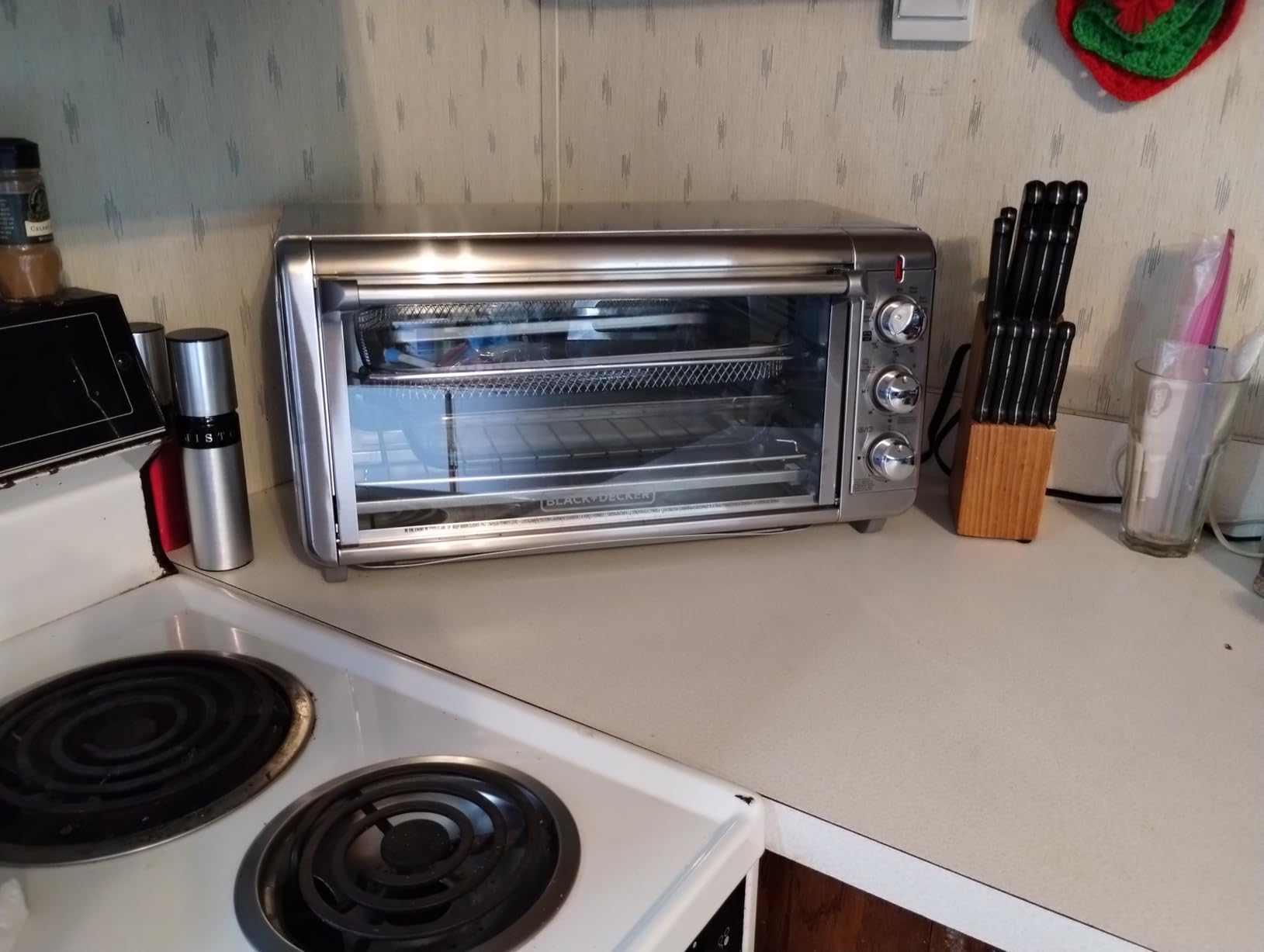 BLACK+DECKER Crisp 'N Bake Air Fry Countertop Convection Toaster Oven, XL Capacity, 8-Slice, 5-in-1, Fits 9