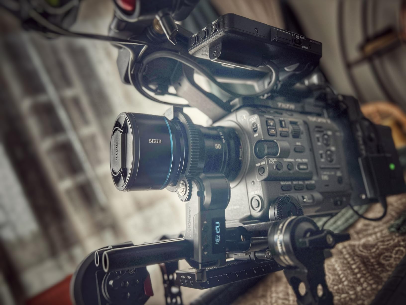 SIRUI 50mm F1.8 1.33X S35 Anamorphic Lens for RF Mount, Blue Flare - Customer Photo 1