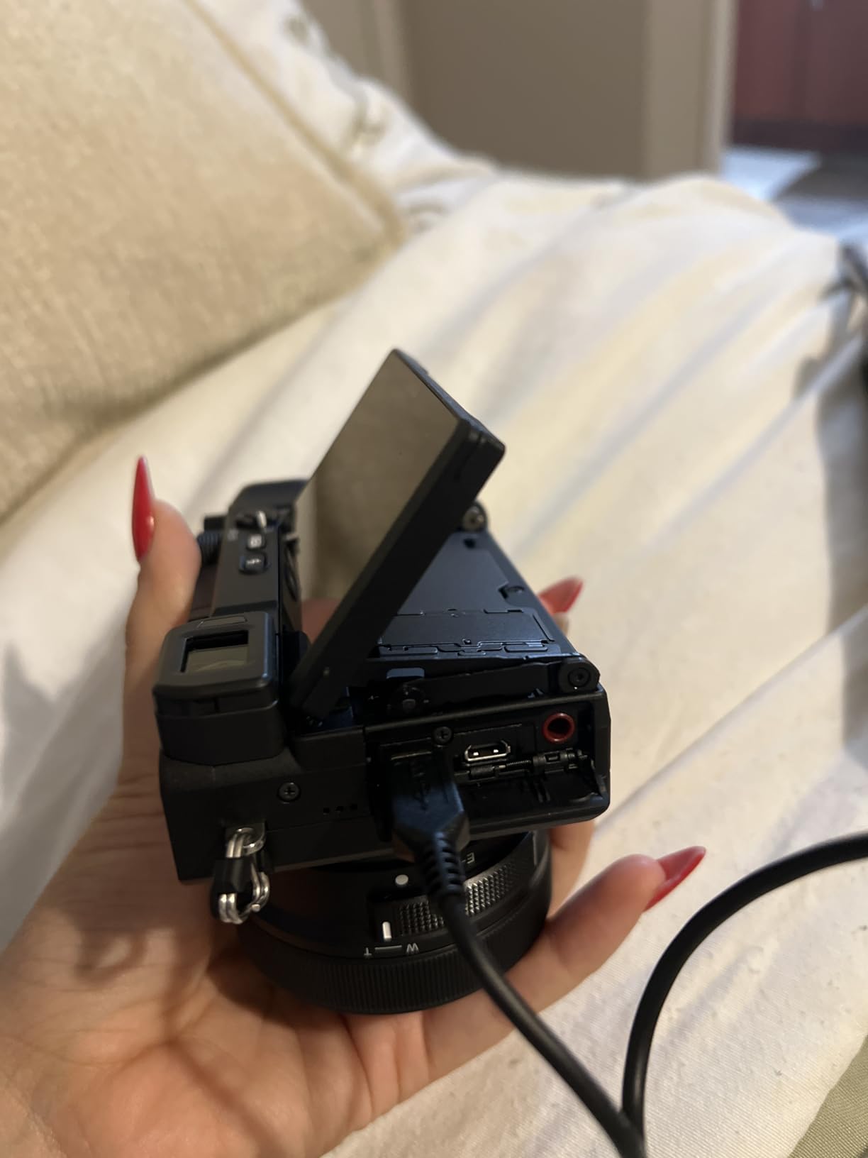 Sony Alpha a6400 Mirrorless Camera - Customer Photo 1