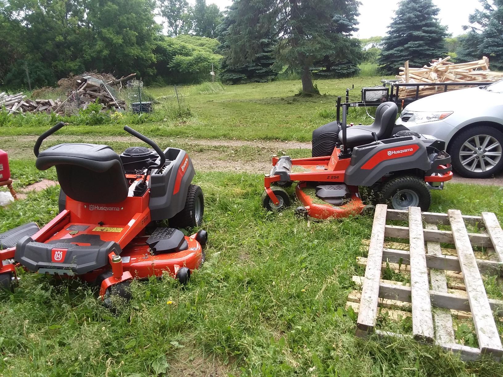 Husqvarna Z254F 54 in. 23 HP Kawasaki Zero Hydrostatic Turn Riding Mower - Customer Photo 1
