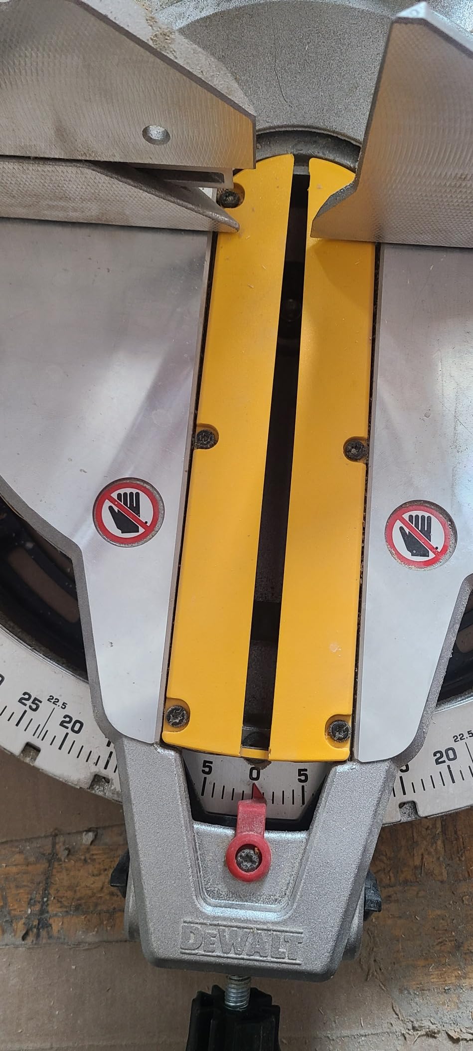 DEWALT 12-Inch Miter Saw, 15-Amp, Single Bevel, Compound (DWS715) - Customer Photo 1