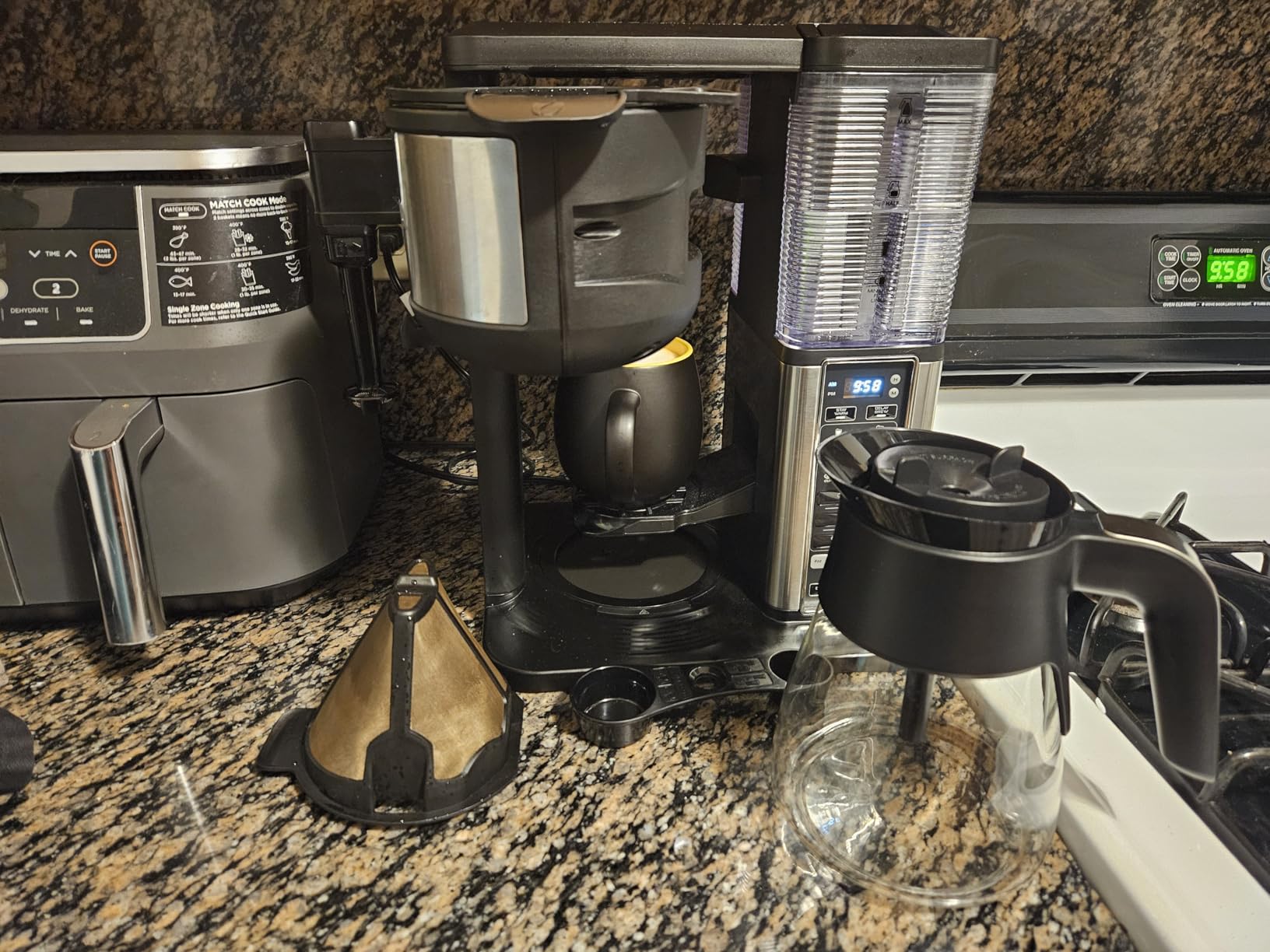 Ninja Specialty Coffee Maker, Hot & Iced Coffee, 6 Brew Styles, 8 Sizes, Small Cup to Travel Mug, 10-Cup Carafe, Fold-Away Frother, Permanent Filter, Removable Reservoir, Black, CM401 - Customer Photo 1