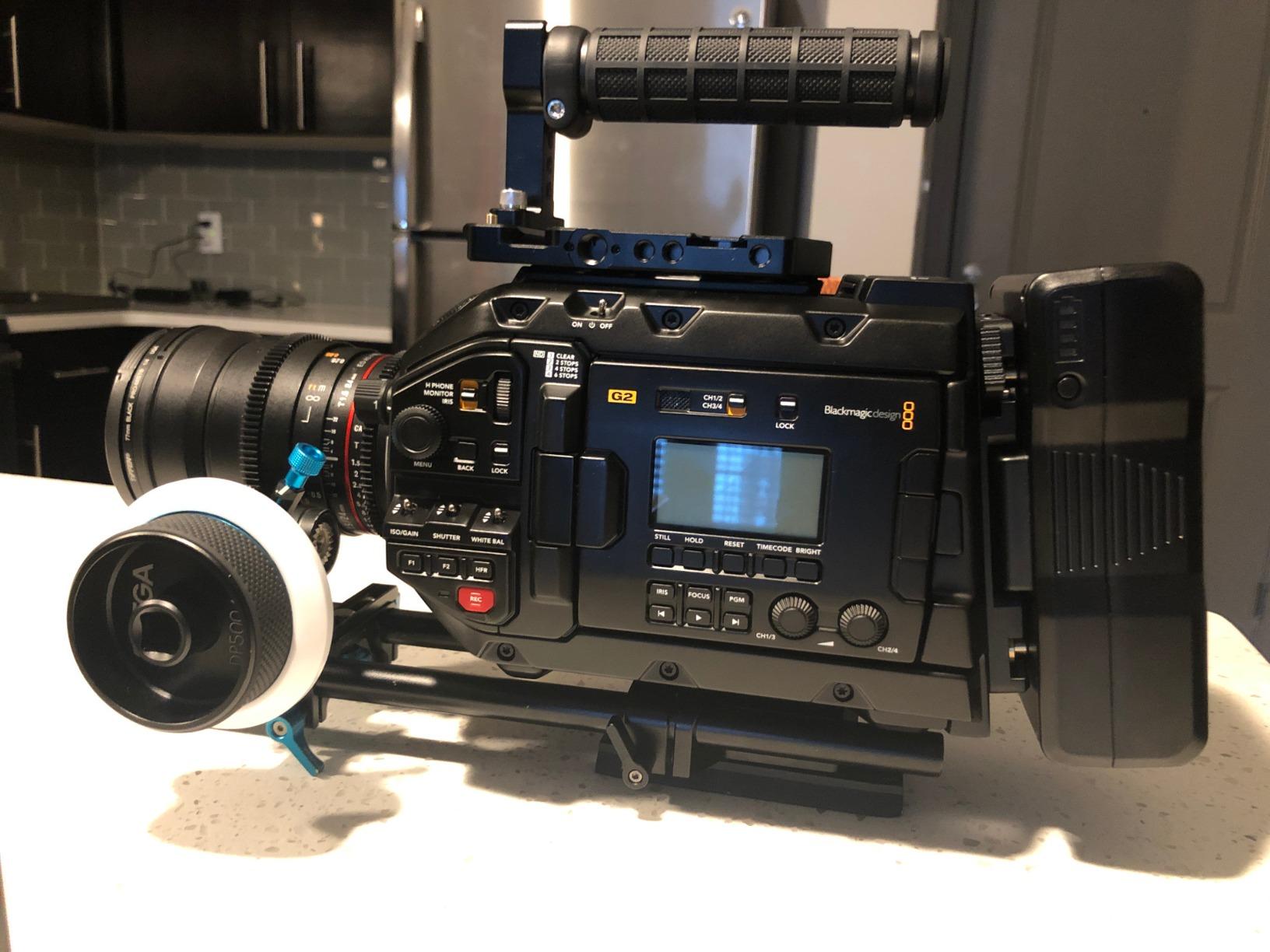 Blackmagic Design URSA Mini Pro 4.6K G2 Camcorder, Memory Card, CFast 2.0, SD, 10.2 cm (4in), LCD, Manual Camcorder, Black - Customer Photo 1